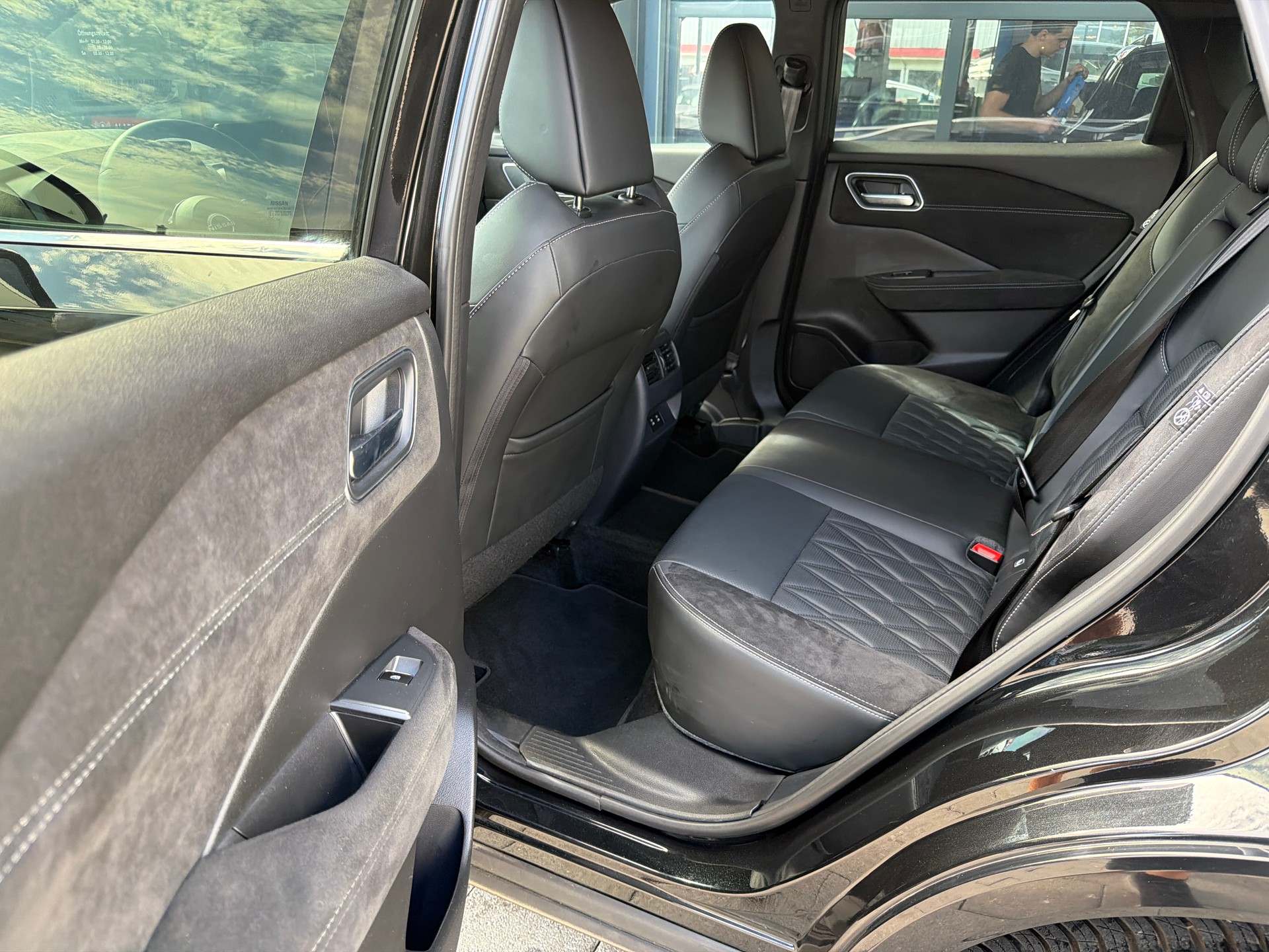 NISSAN Qashqai 1.3 DIG-T MHEV Tekna+ Xtronic-image-6
