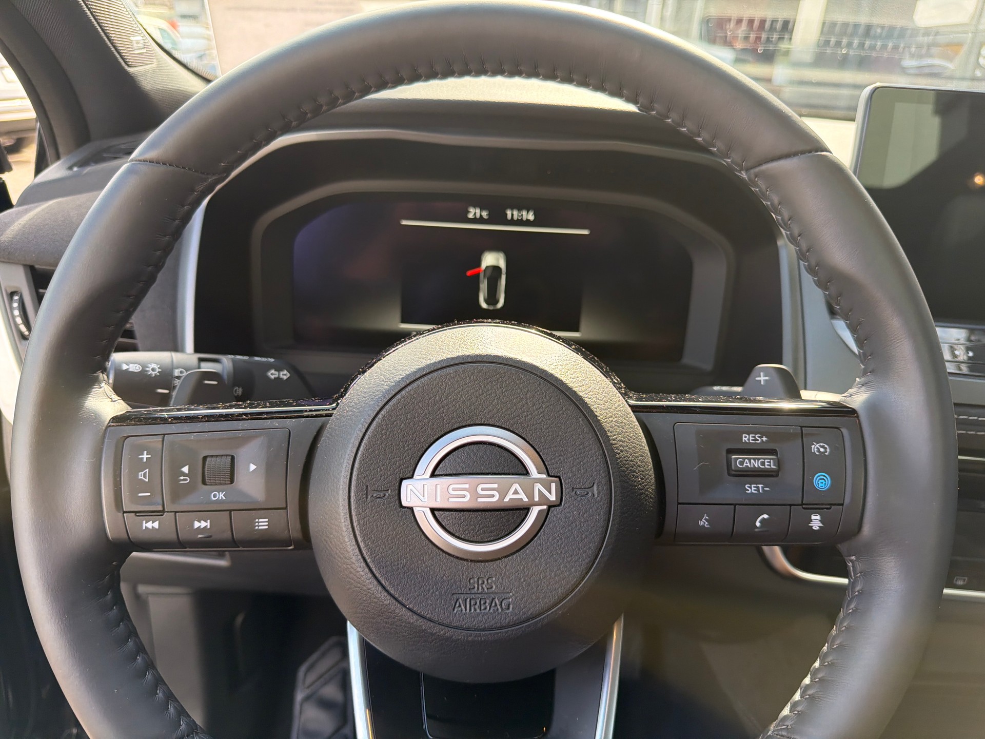 NISSAN Qashqai 1.3 DIG-T MHEV Tekna+ Xtronic-image-17