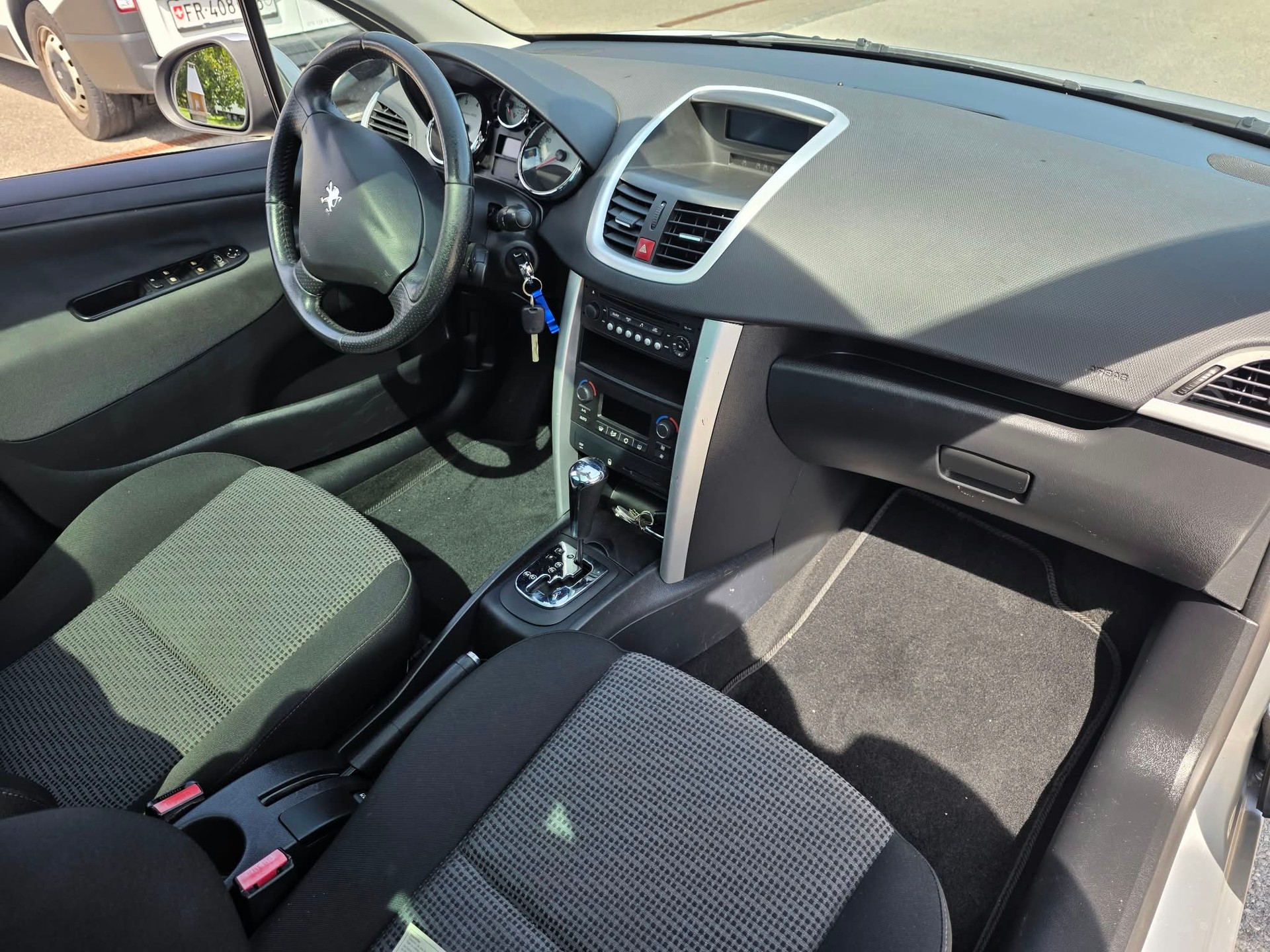 PEUGEOT 207 SW 1.6 16V Lion Edition Automatic-image-6