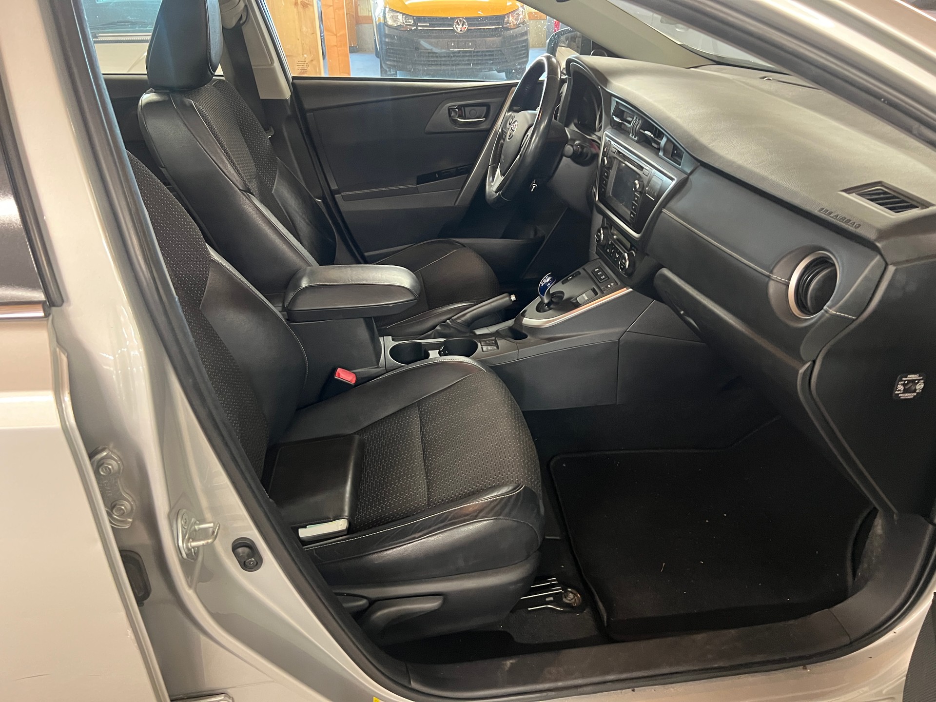 TOYOTA Auris Touring Sports 1.8 16V HSD Linea Sol-image-10