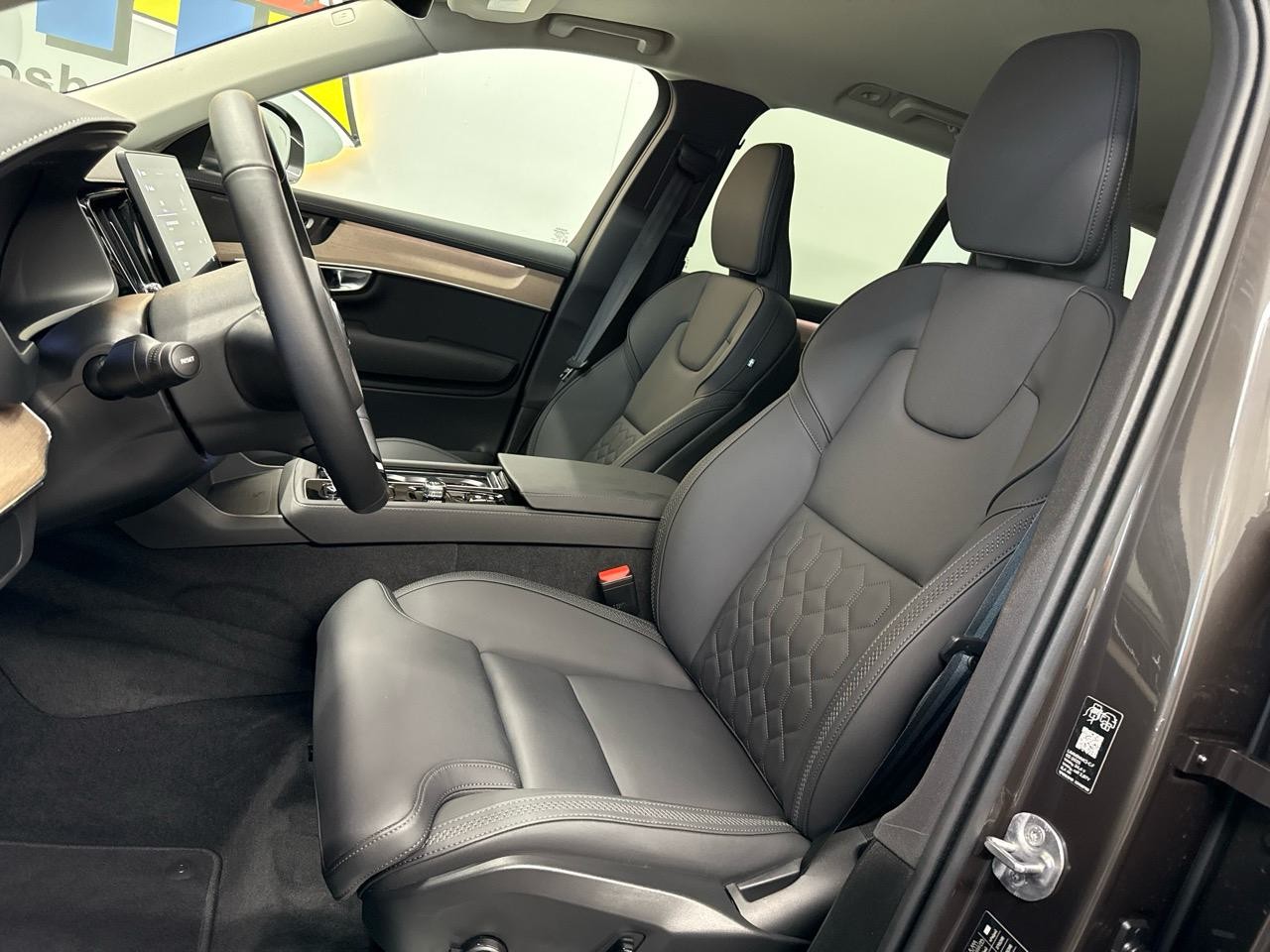 VOLVO XC90 B5 Benzin Mild Hybrid AWD Plus Bright Geartronic-image-3