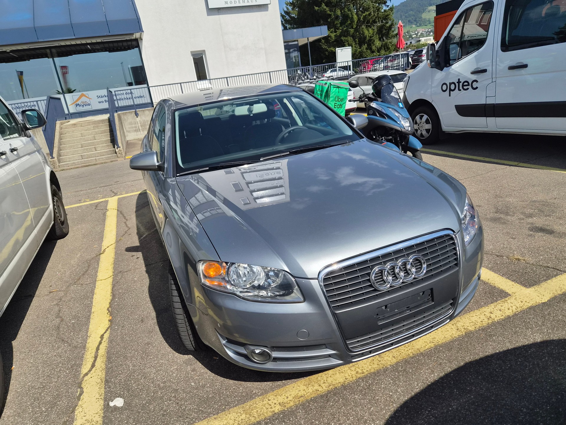 AUDI A4 Limousine 1.6-image-1