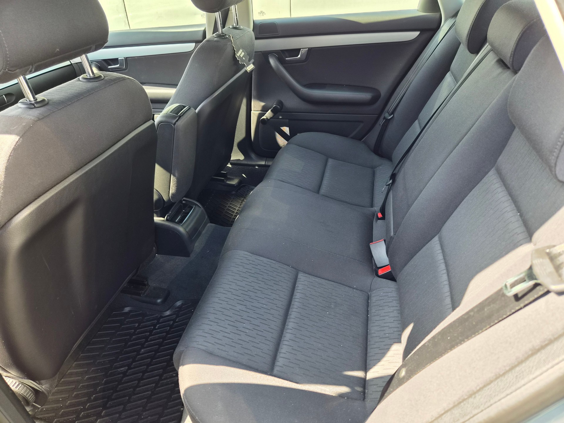 AUDI A4 Limousine 1.6-image-5