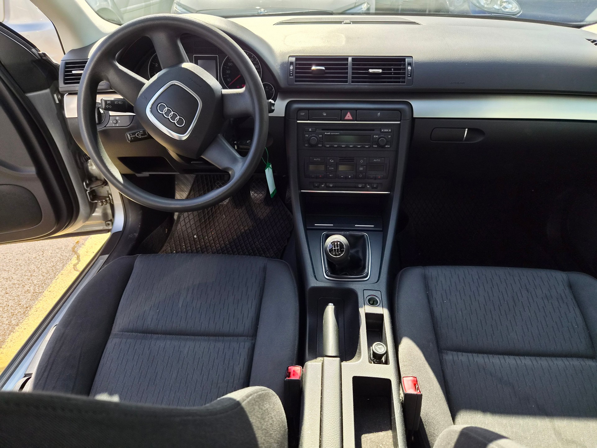 AUDI A4 Limousine 1.6-image-6