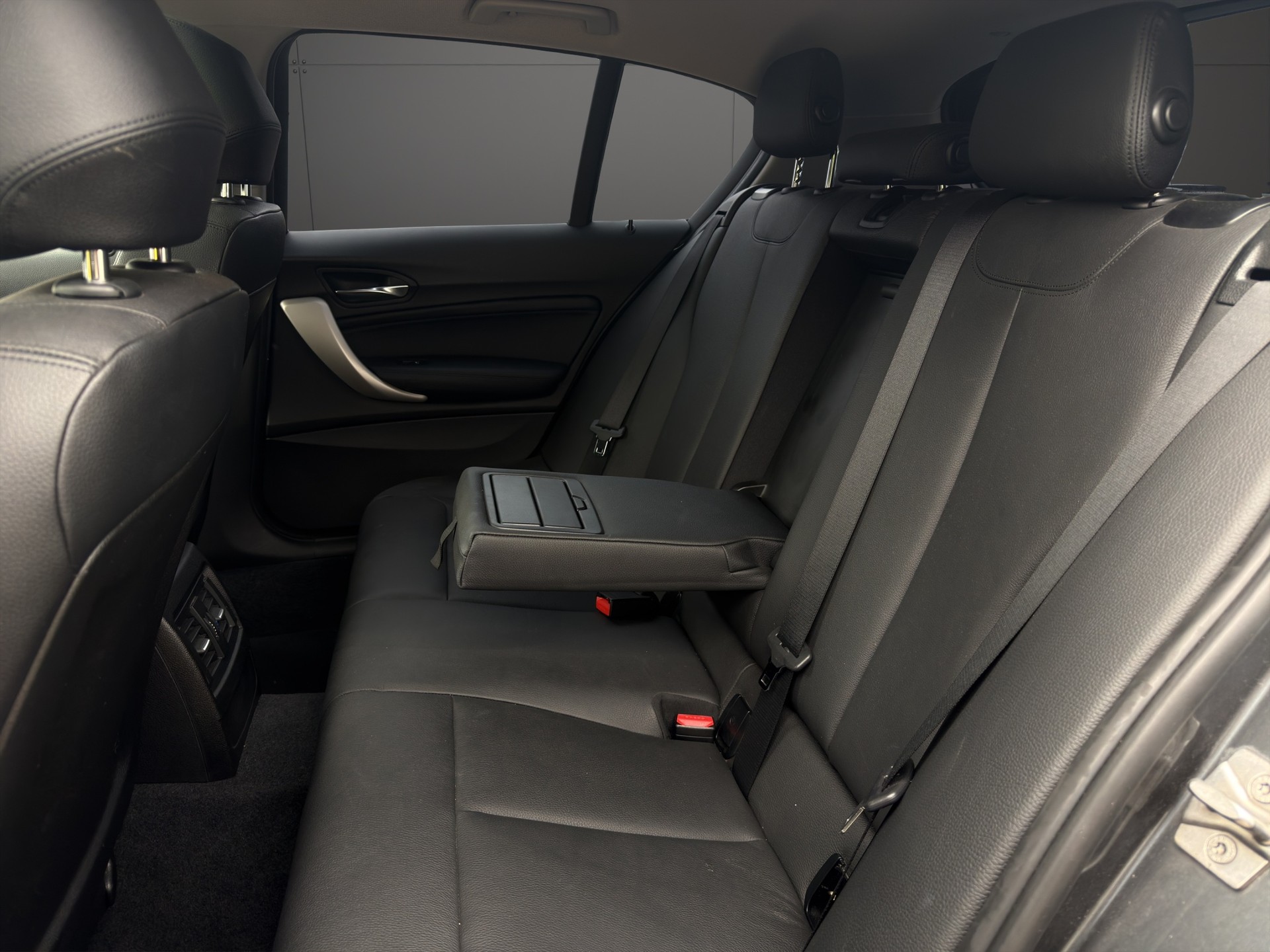 BMW 116i Steptronic-image-16