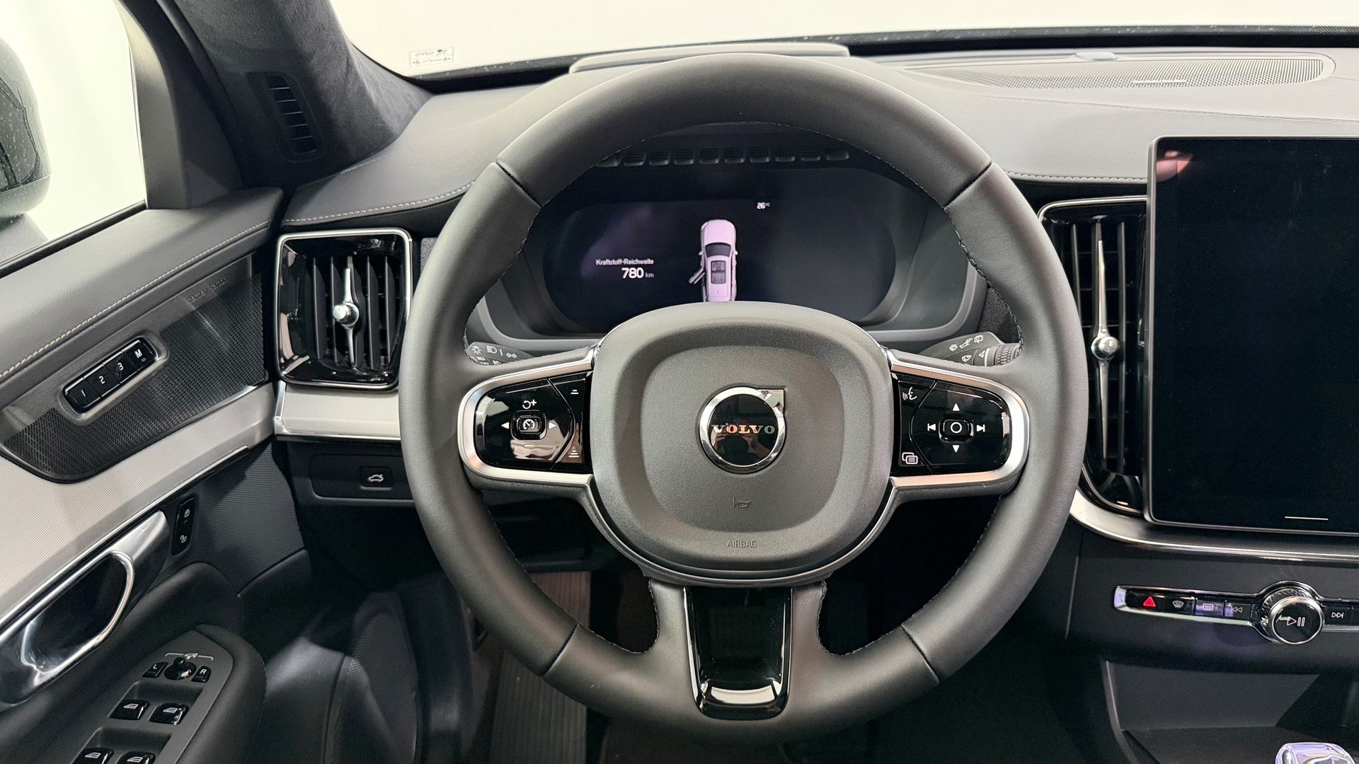 VOLVO XC90 2.0 B5 MH Black Edition A-image-9