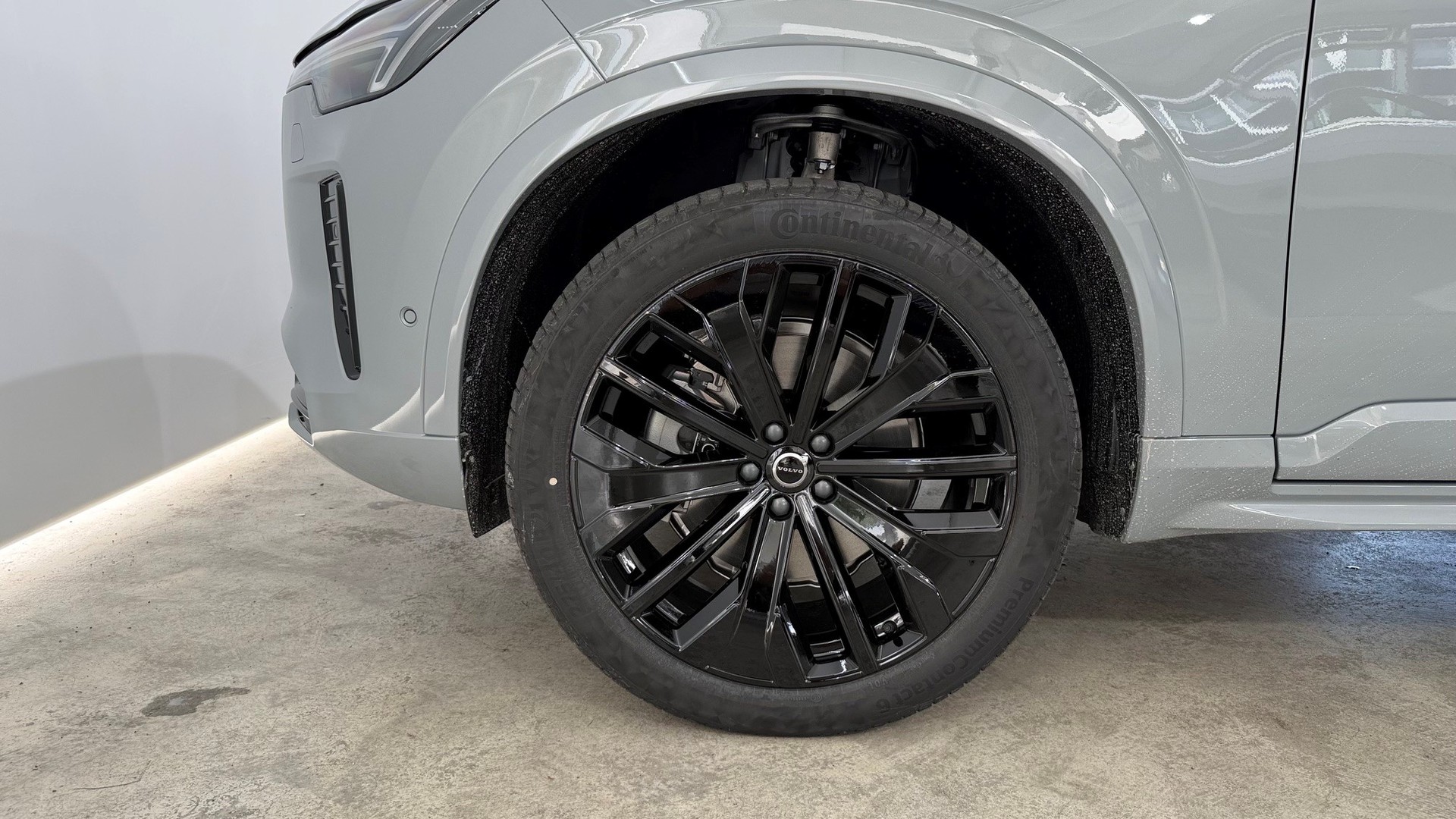 VOLVO XC90 2.0 B5 MH Black Edition A-image-8