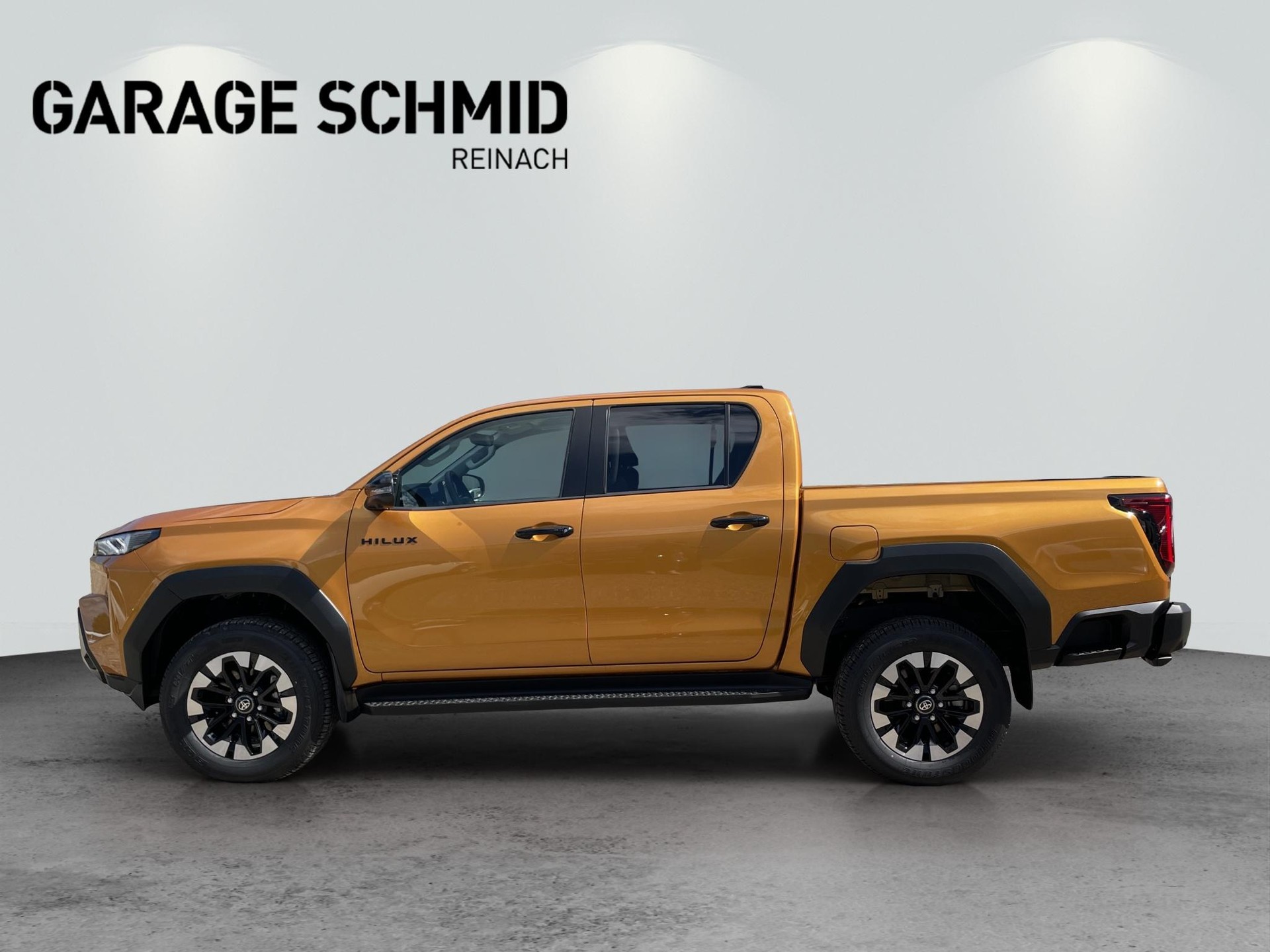 TOYOTA Hilux Double Cab.-Pick-up 2.8 D-4D MHEV 204 Style-image-3
