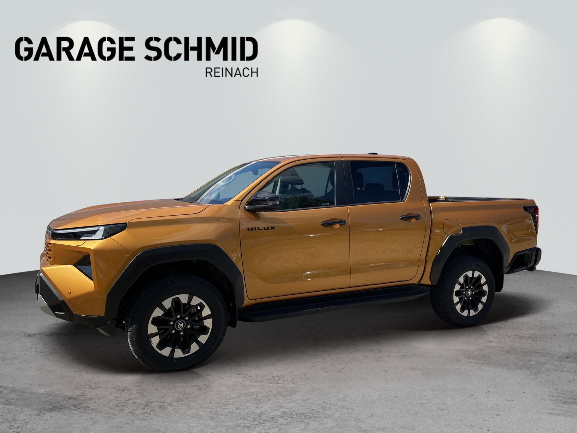 TOYOTA Hilux Double Cab.-Pick-up 2.8 D-4D MHEV 204 Style-image-2