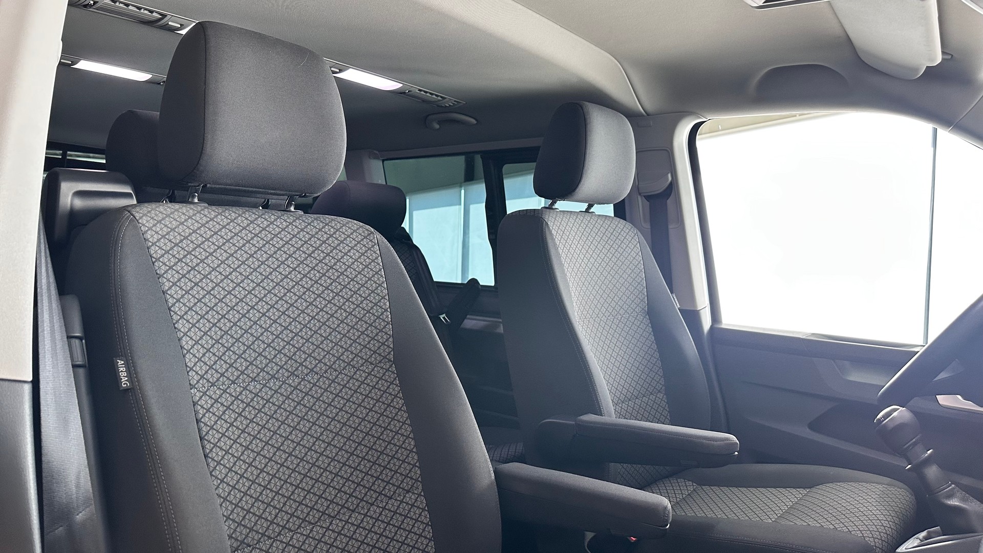 VW T6.1 Multivan 2.0 TDI 150 Trendline Liberty-image-2