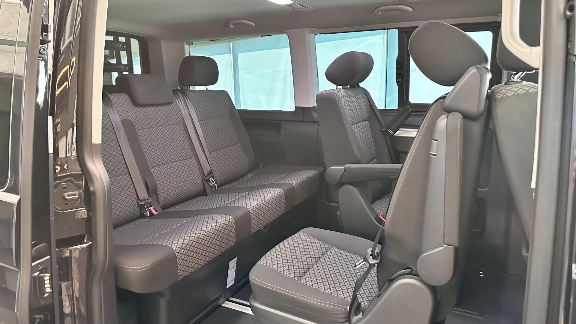 VW T6.1 Multivan 2.0 TDI 150 Trendline Liberty-image-6
