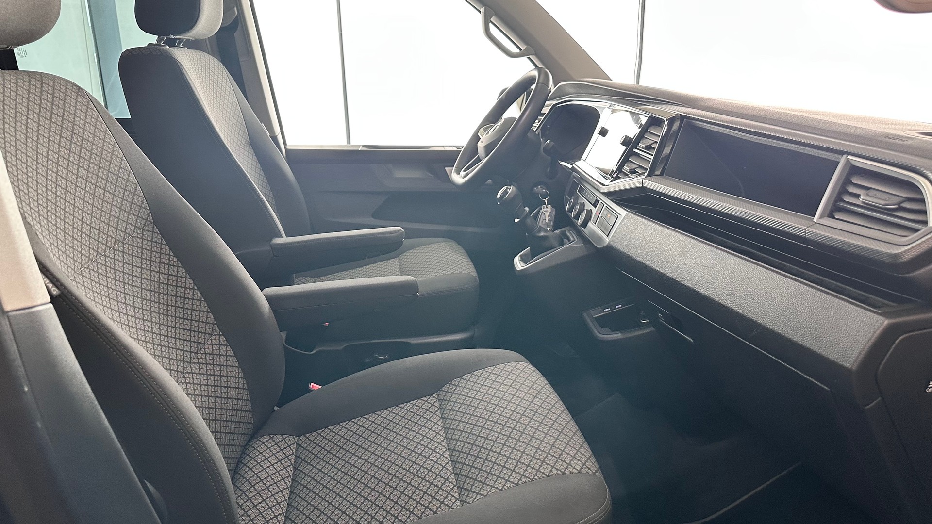 VW T6.1 Multivan 2.0 TDI 150 Trendline Liberty-image-5