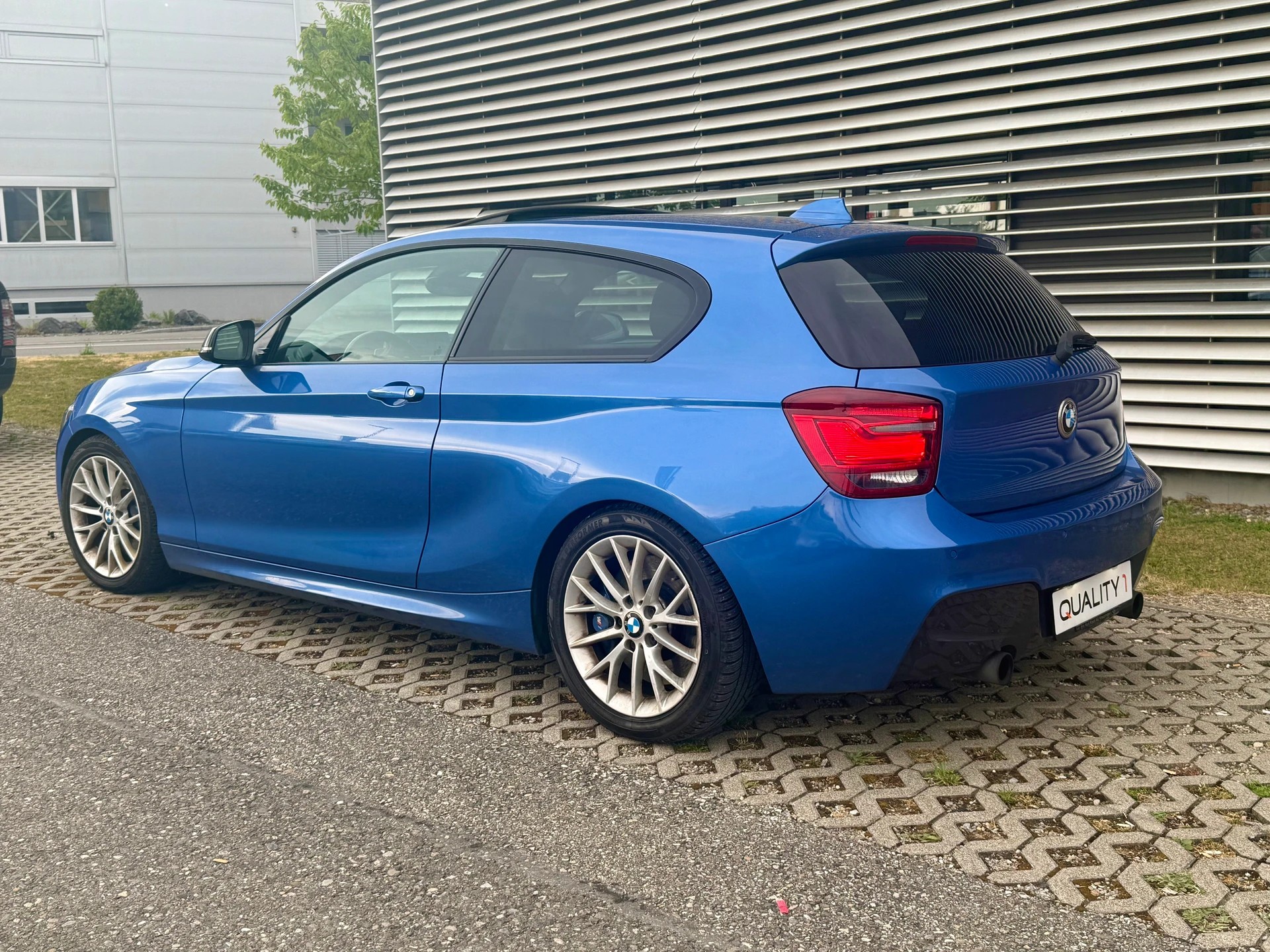 BMW M135i xDrive Steptronic-image-4