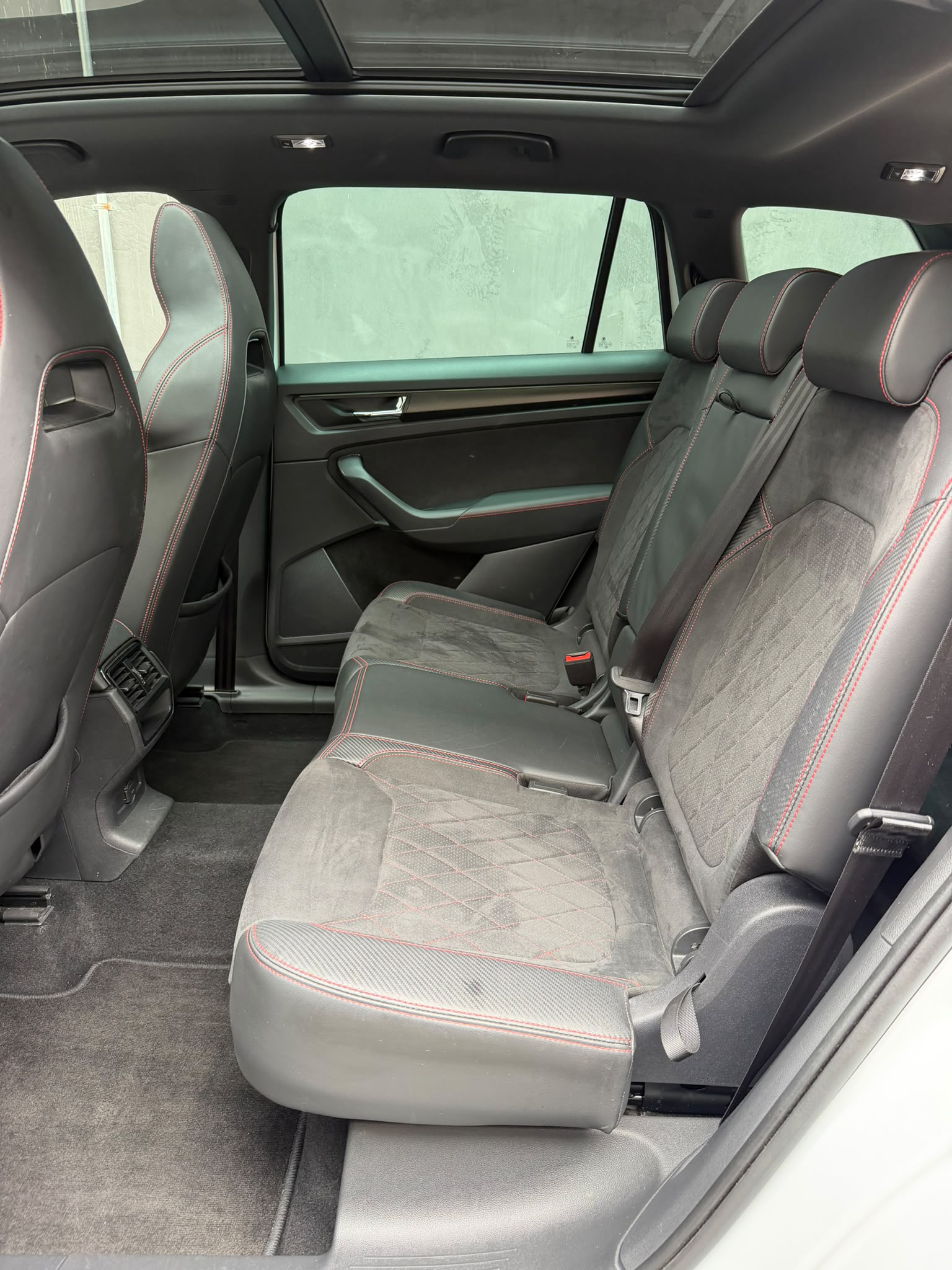 SKODA Kodiaq 2.0 TSI 4x4 RS-image-12