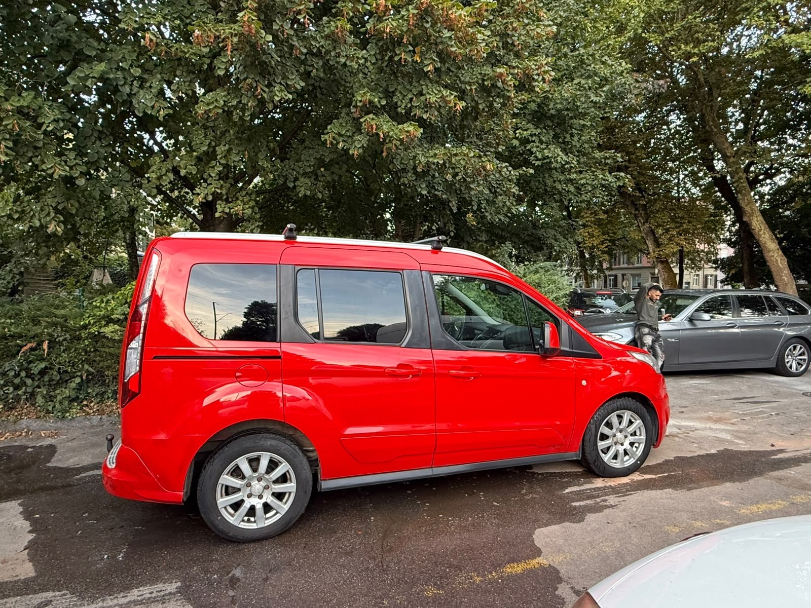 FORD Tourneo Connect 1.0 SCTi Trend-image-3
