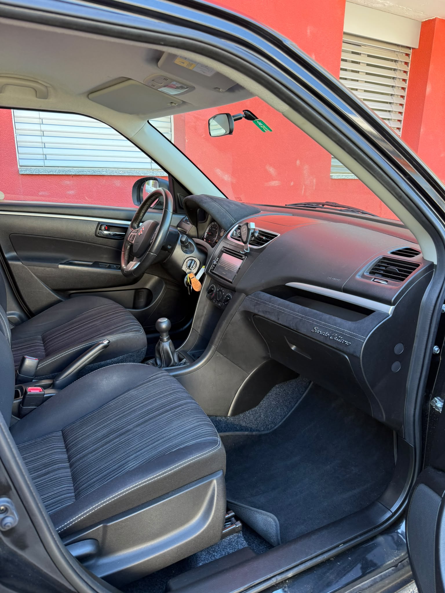 SUZUKI Swift 1.2i 16V Sergio Cellano-image-1