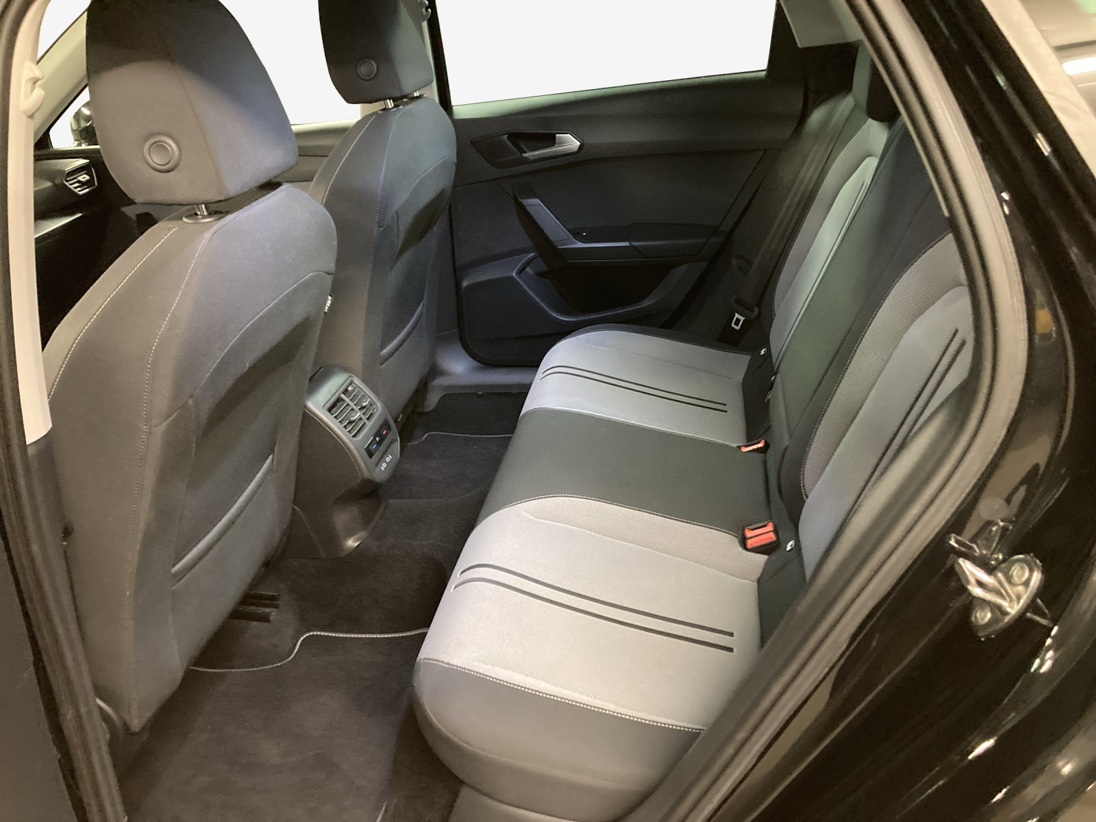 SEAT Leon ST 2.0 TDI EVO DSG Style-image-11