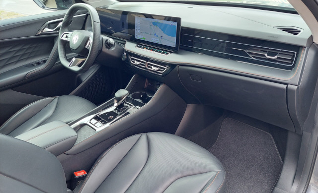 MG HS 1.5 T Plug-in-Hybrid Luxury-image-7