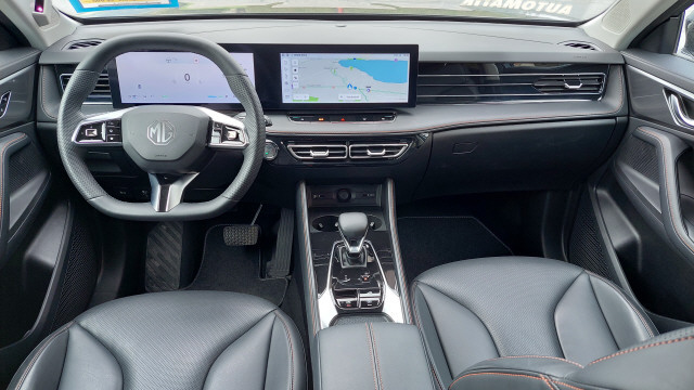 MG HS 1.5 T Plug-in-Hybrid Luxury-image-12