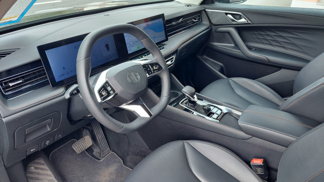 MG HS 1.5 T Plug-in-Hybrid Luxury-image-6