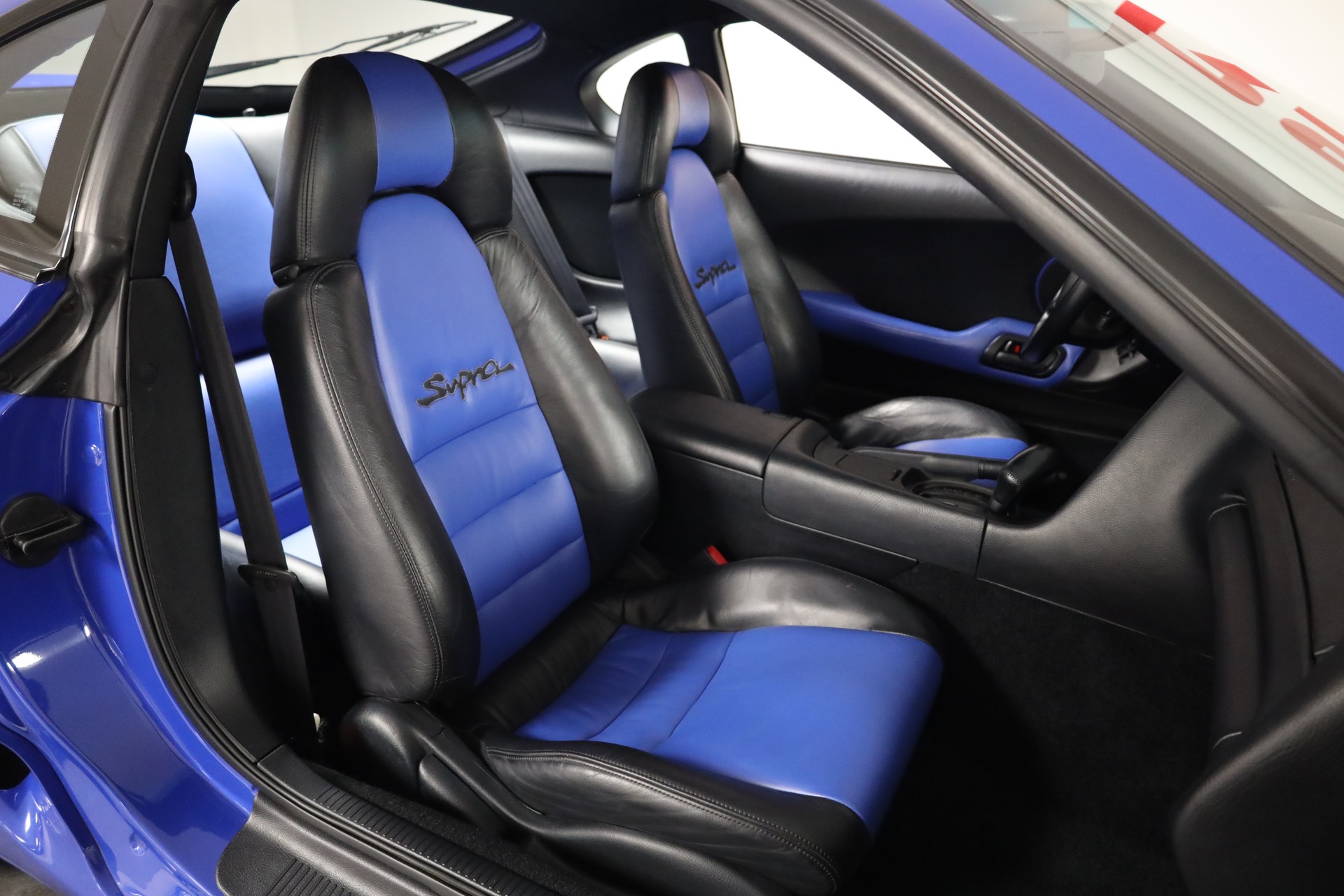 TOYOTA Supra 3.0i TwinTurbo A-image-12