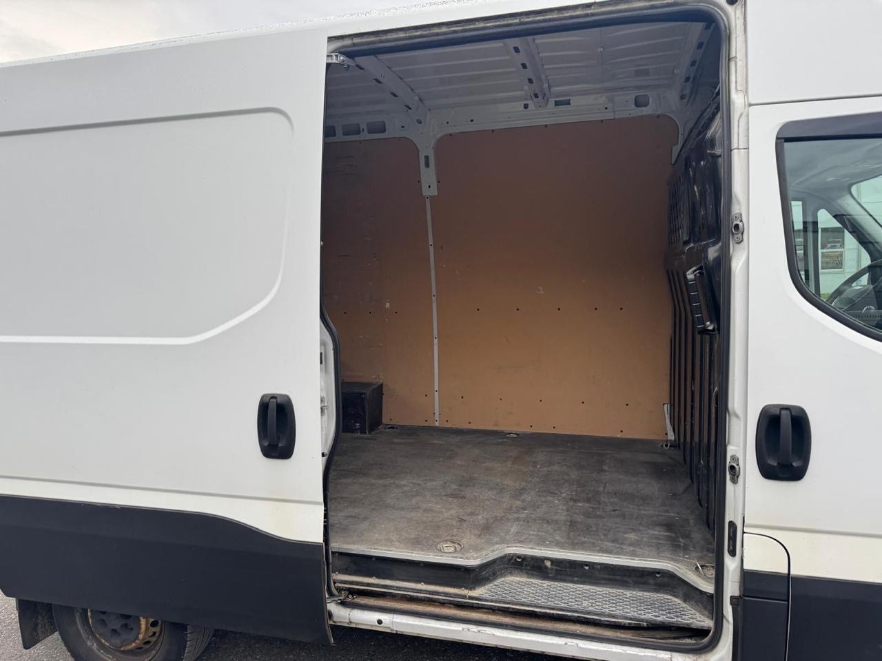 IVECO 35 S 13 VL-image-2