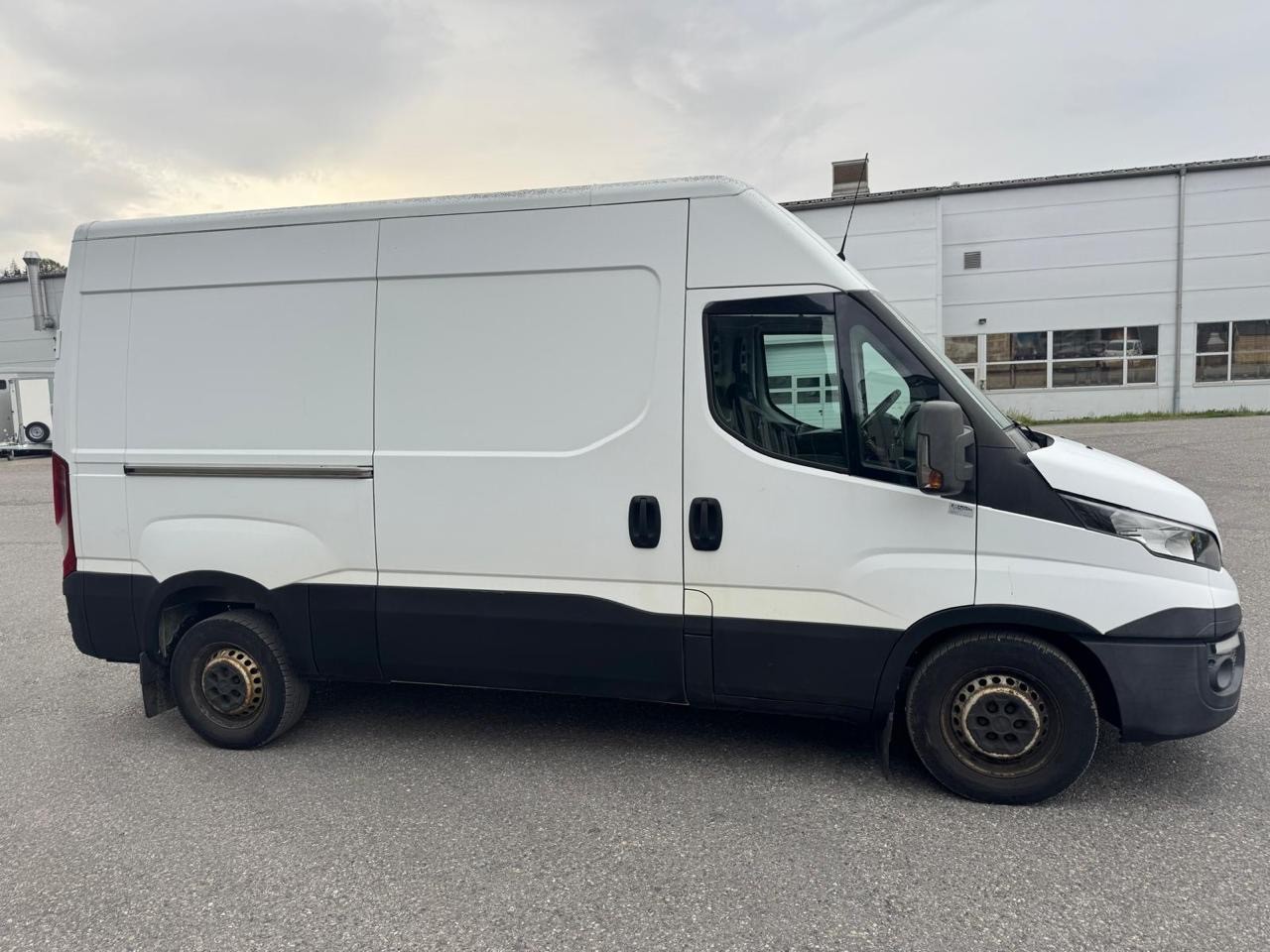 IVECO 35 S 13 VL-image-1