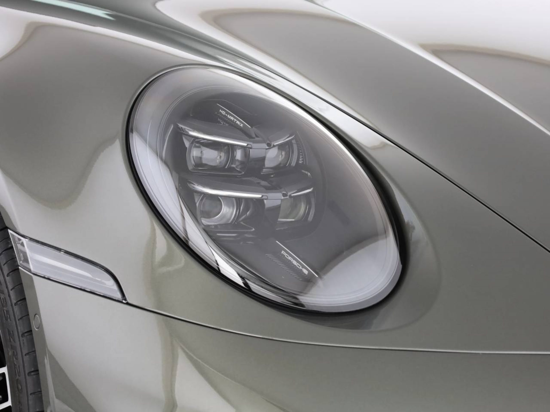 PORSCHE 911 Carrera 4S Cabriolet-image-9
