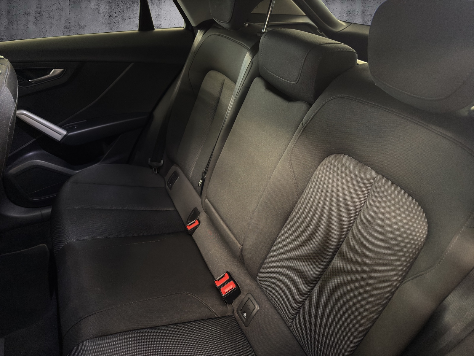 AUDI Q2 35 TDI quattro S-tronic-image-8