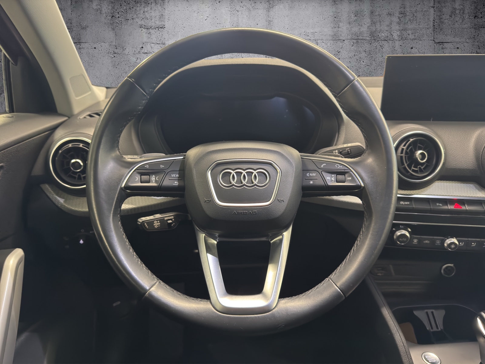 AUDI Q2 35 TDI quattro S-tronic-image-11