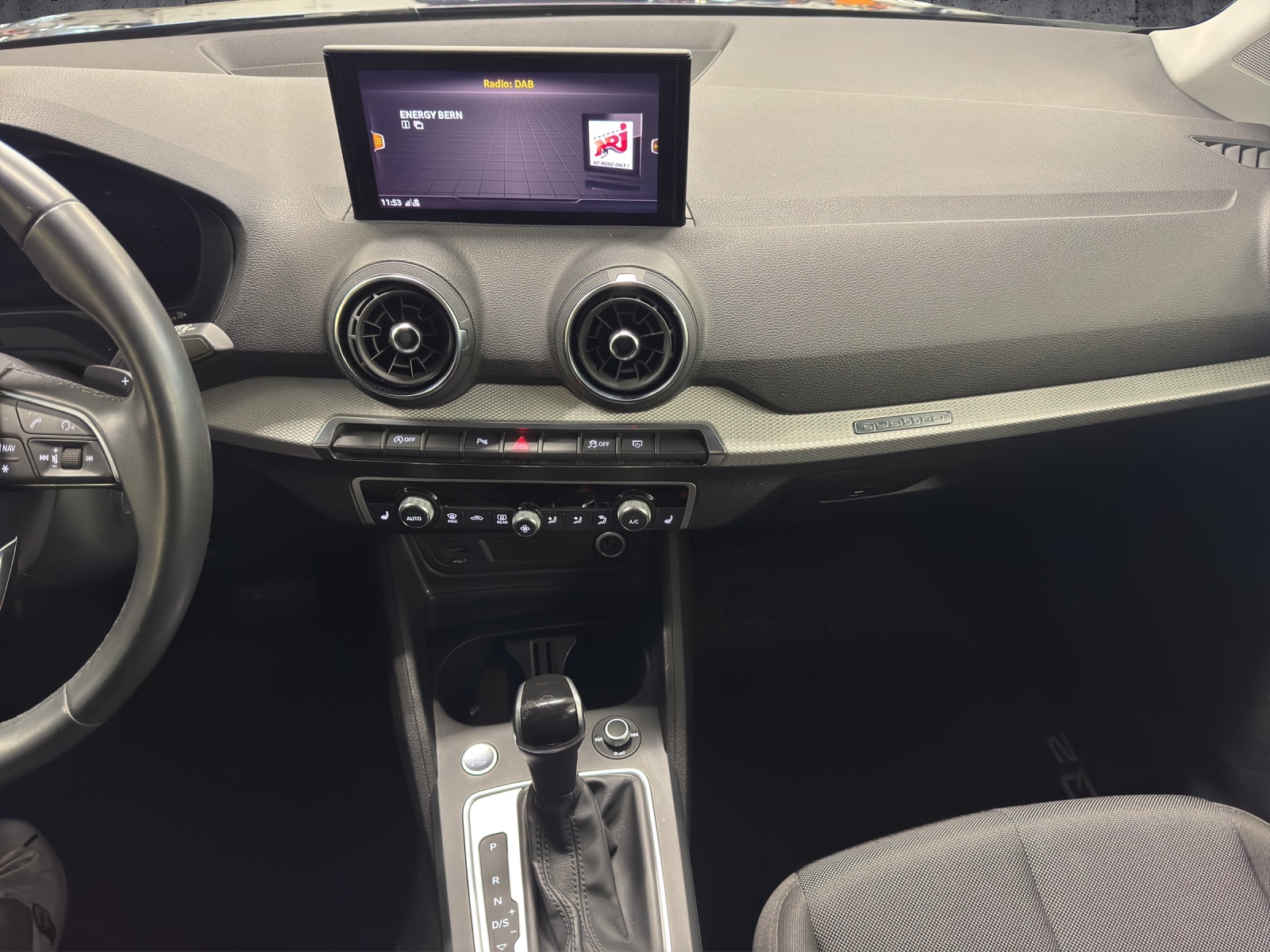 AUDI Q2 35 TDI quattro S-tronic-image-13