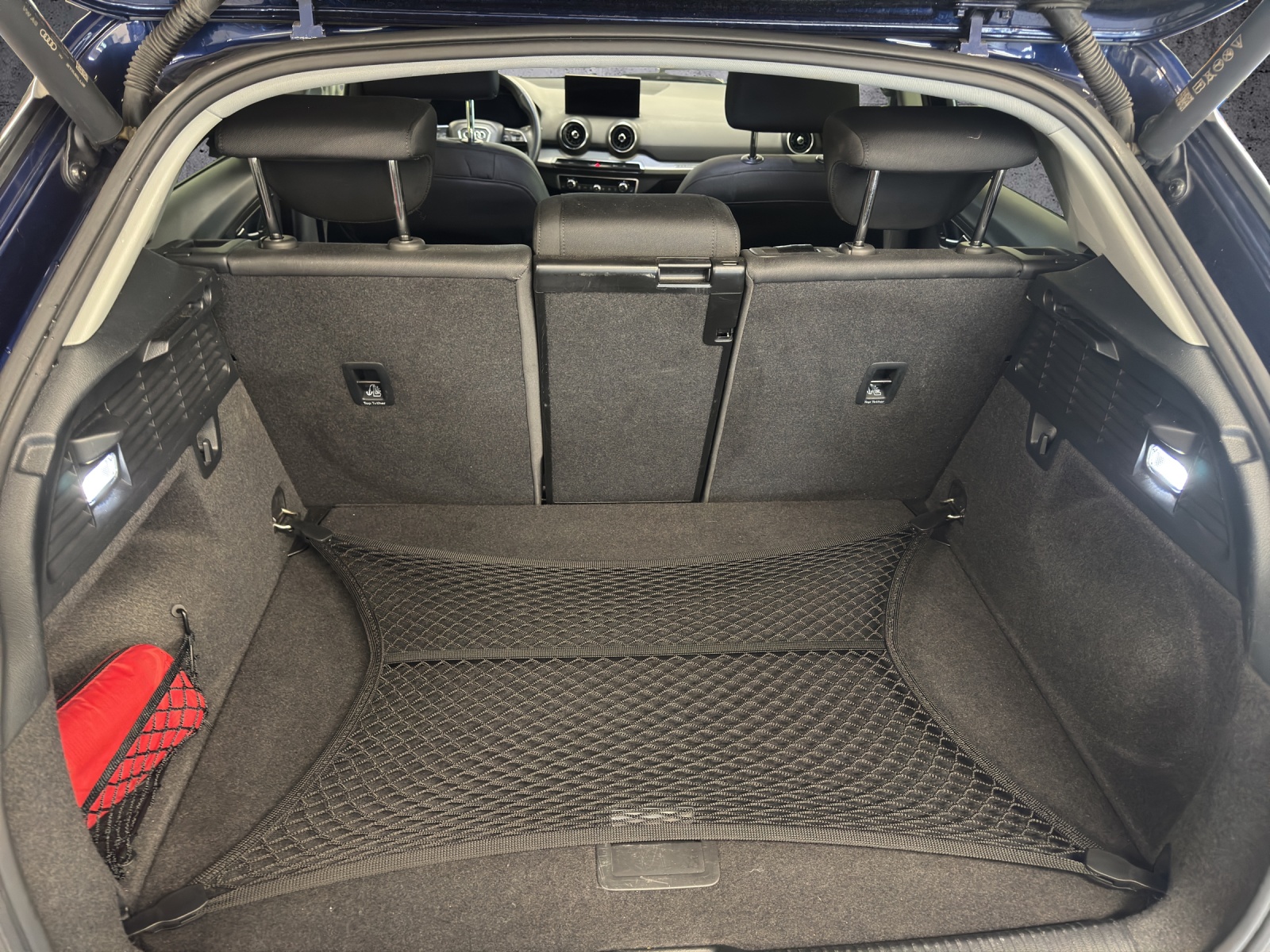 AUDI Q2 35 TDI quattro S-tronic-image-9