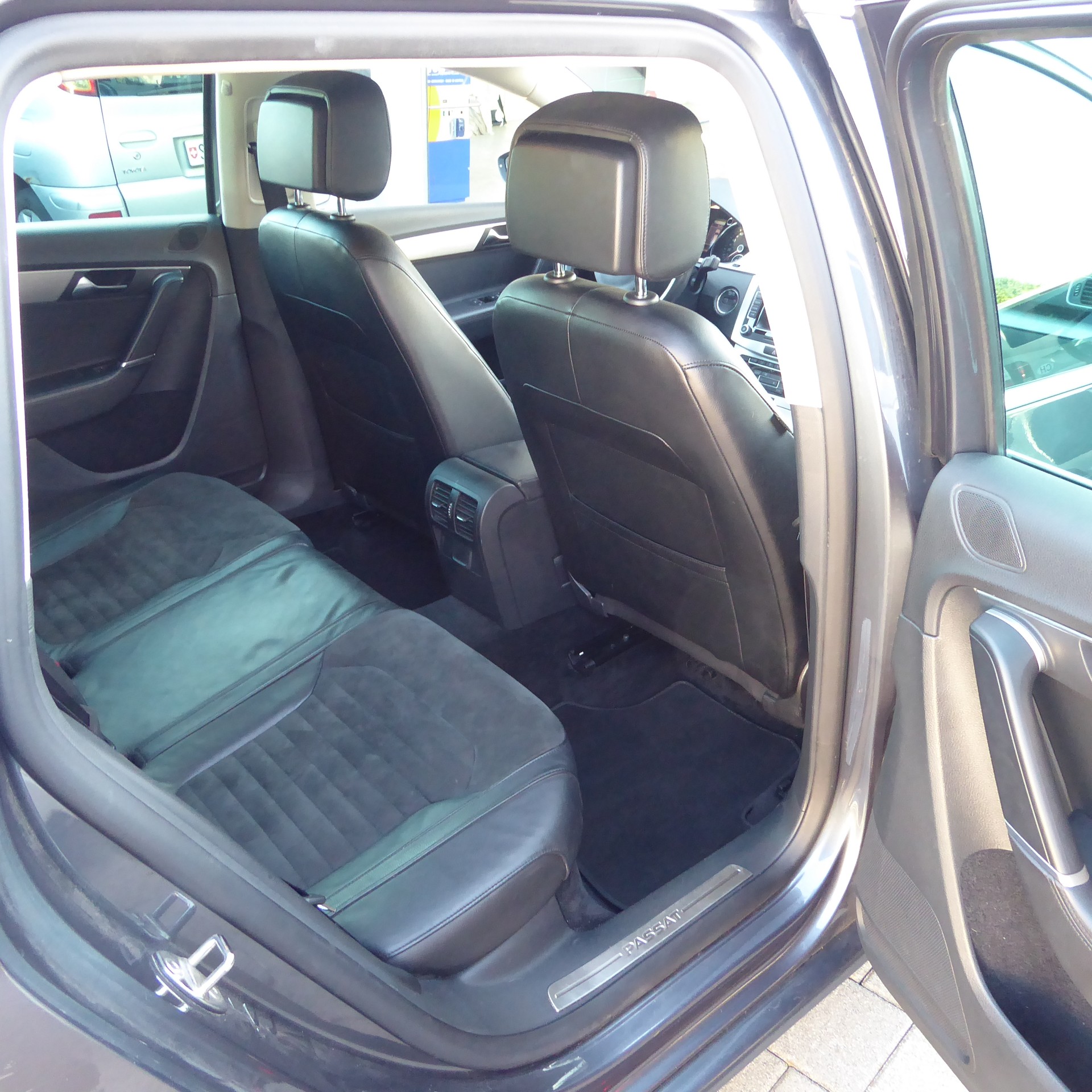 VW Passat Variant 2.0 TDI BMT Highline 4MDSG-image-7