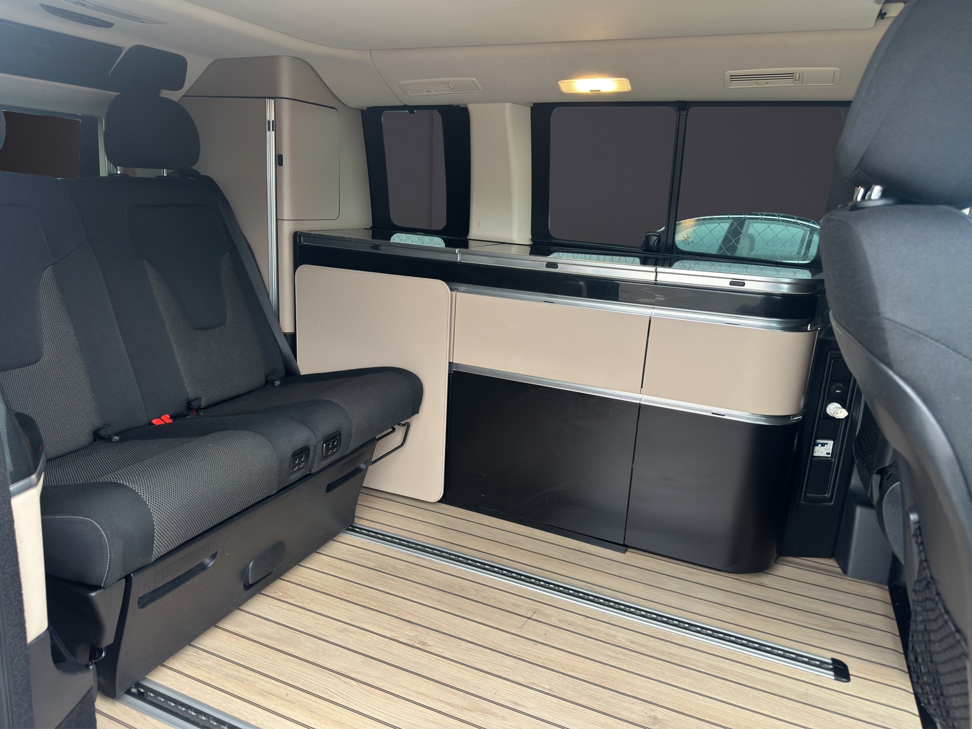 MERCEDES-BENZ Marco Polo 250 d 7G-Tronic-image-16