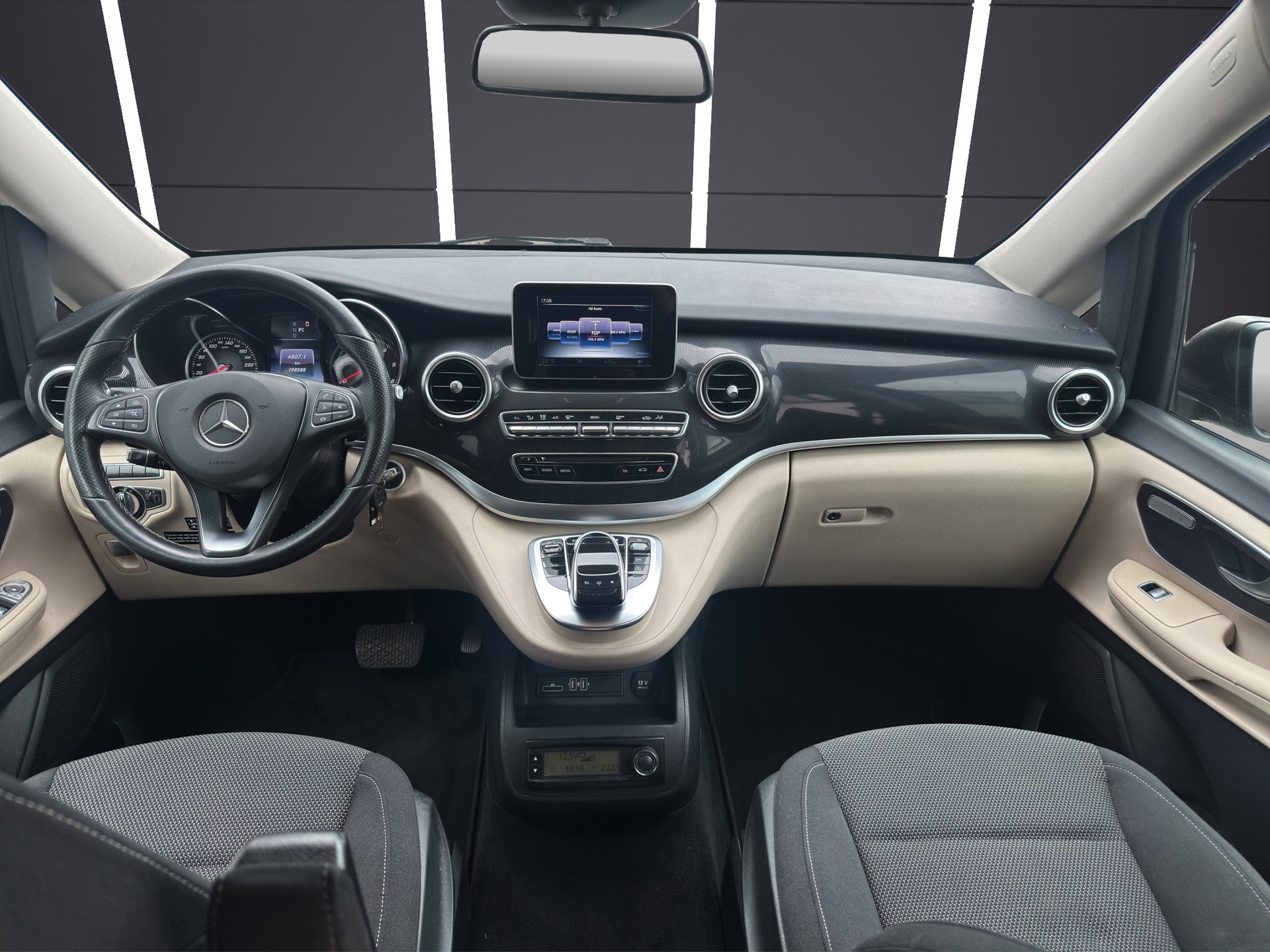 MERCEDES-BENZ Marco Polo 250 d 7G-Tronic-image-17