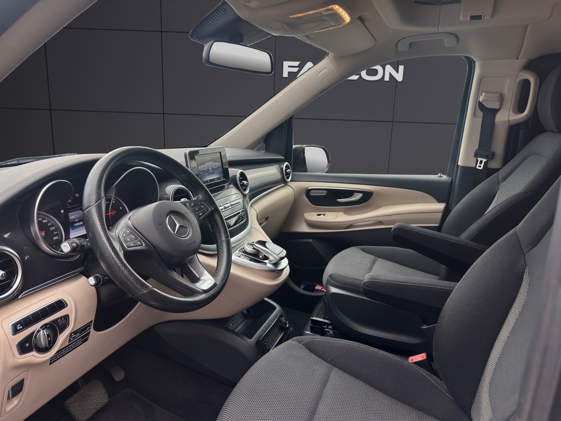 MERCEDES-BENZ Marco Polo 250 d 7G-Tronic-image-12
