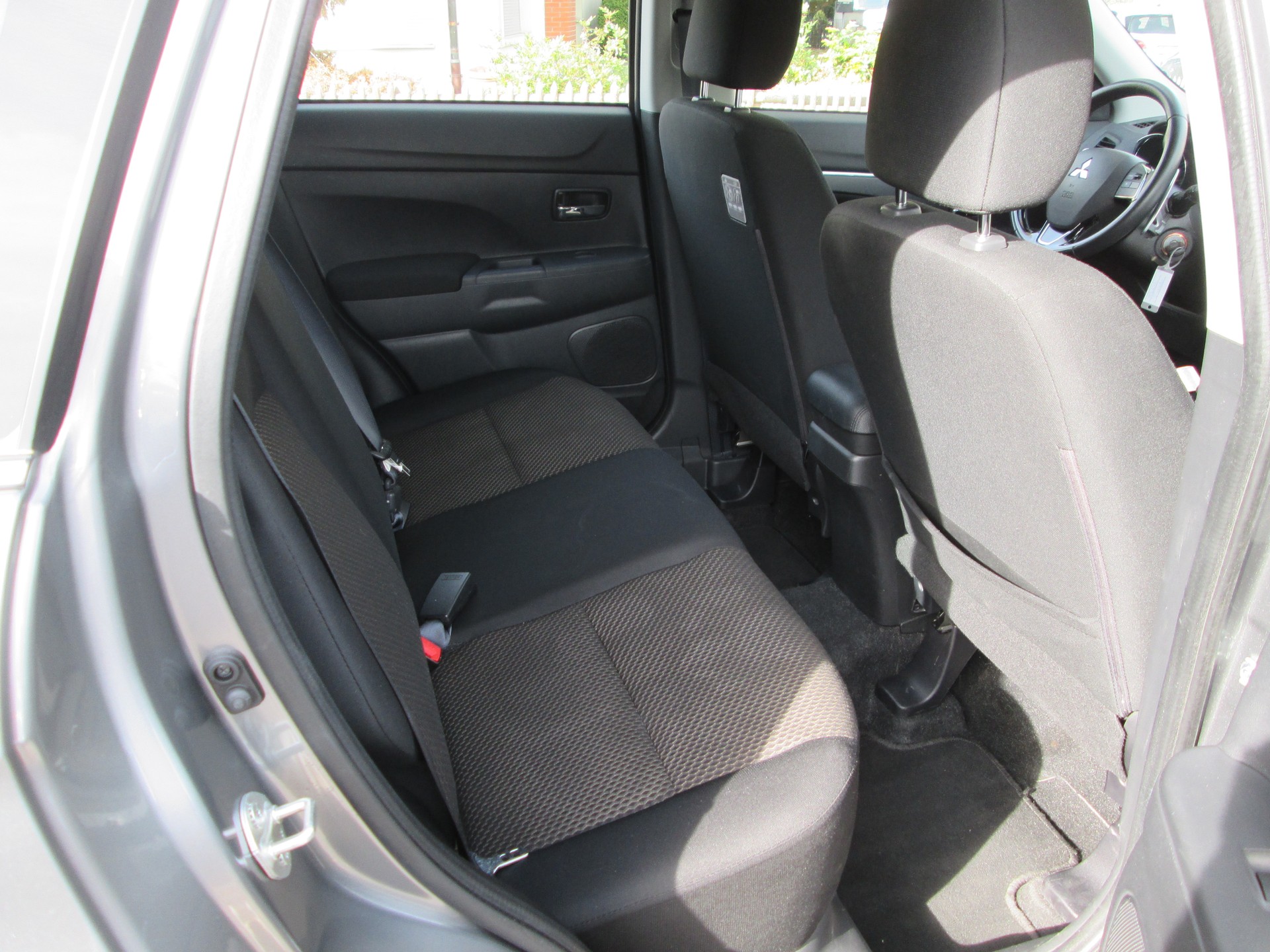 MITSUBISHI ASX 2.0 MIVEC Value 4WD Automat-image-10