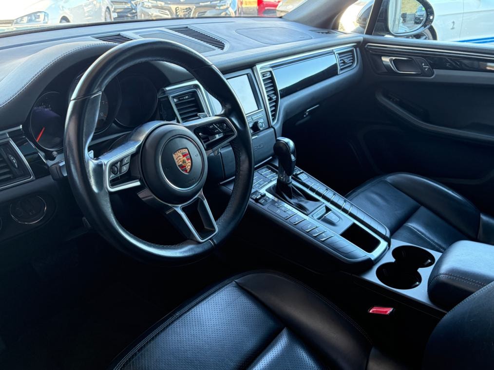 PORSCHE Macan S PDK-showroom-element-3