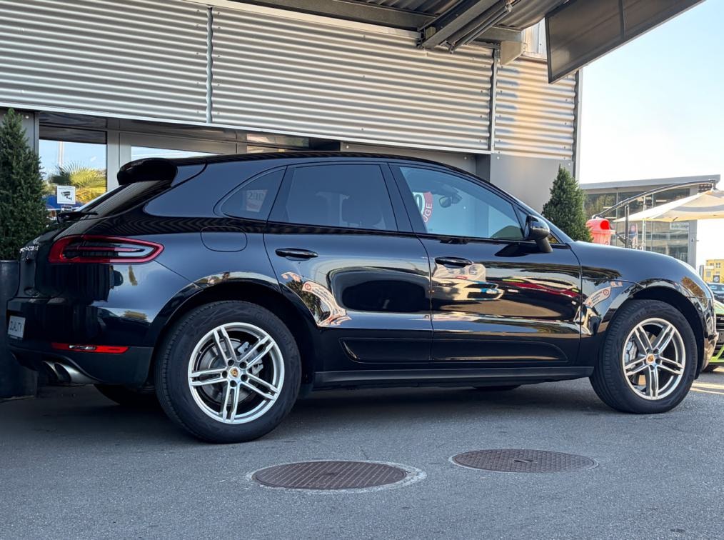 PORSCHE Macan S PDK-showroom-element-2