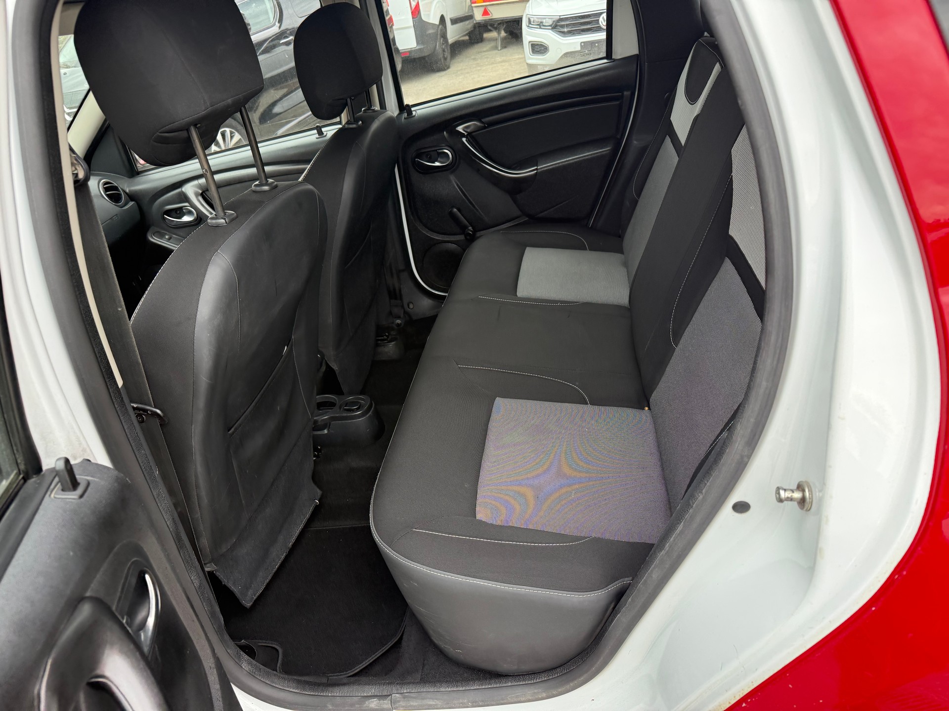 DACIA Duster 1.6 Celebration 4x4-image-10
