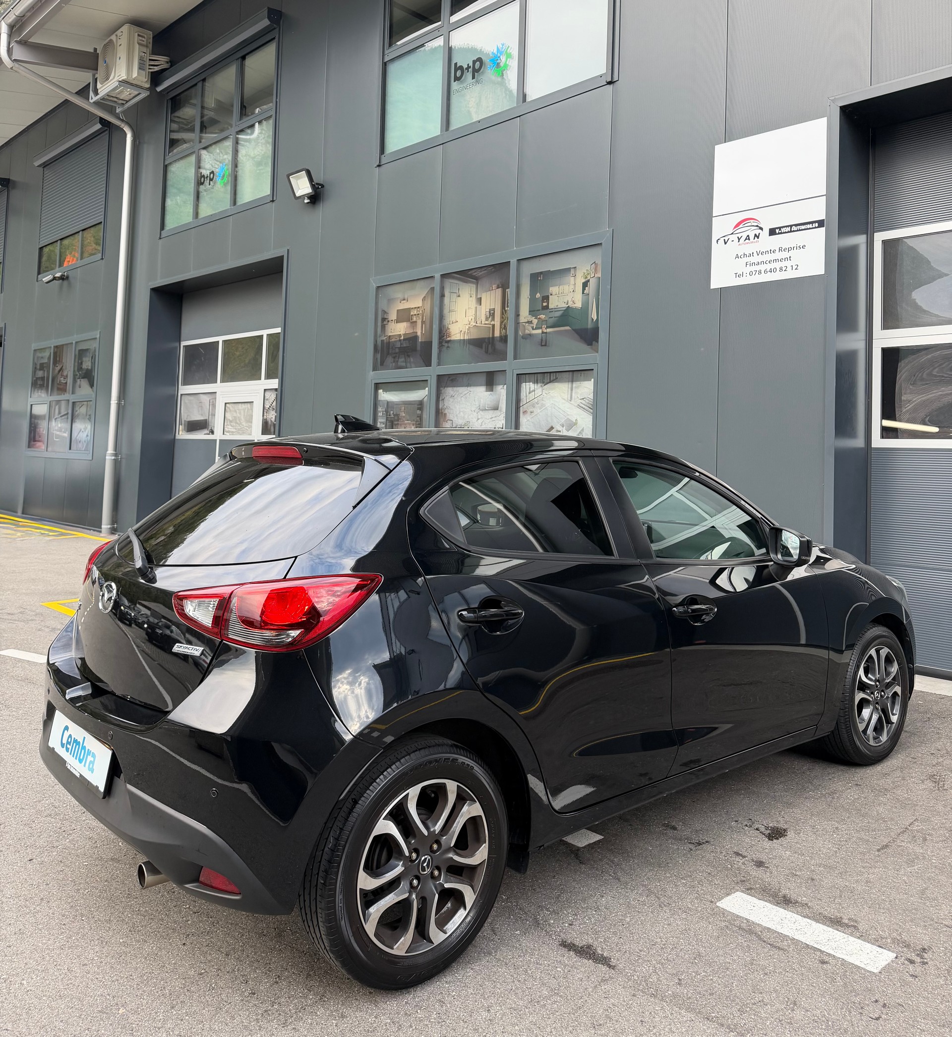 MAZDA 2 SKYACTIV-G 90 Revolution Automat-image-5
