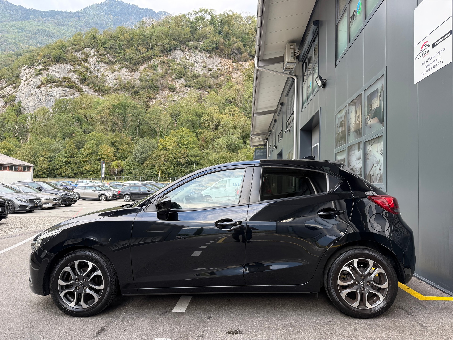 MAZDA 2 SKYACTIV-G 90 Revolution Automat-image-3