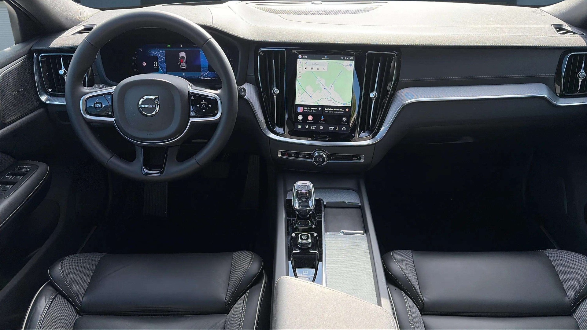 VOLVO V60 B4 Benzin Mild Hybrid Ultra Dark DCT mit AHK & Panoramadach & 5J Werksgarantie oder bis 200000km-image-9