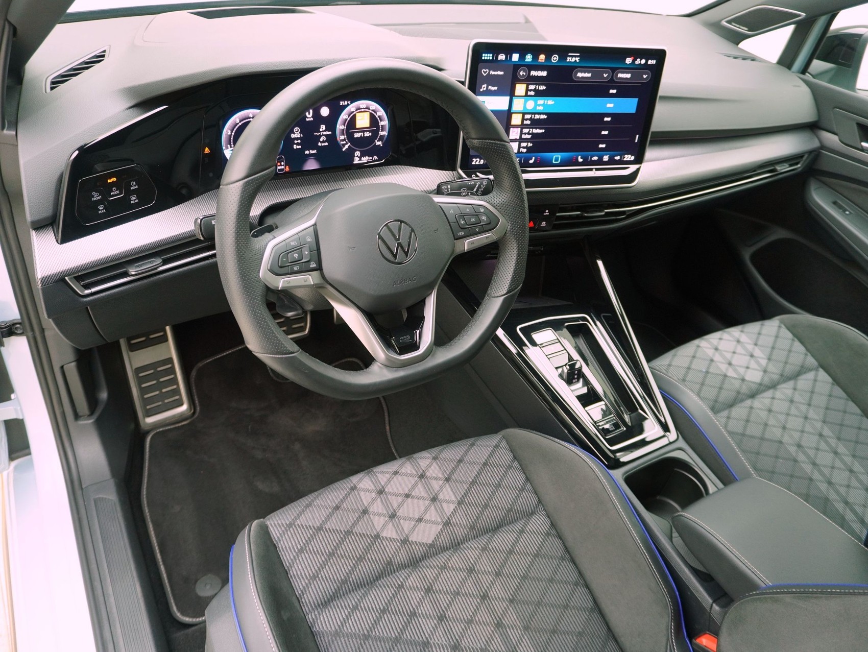 VW Golf 8.5 2.0 TSI DSG R-Line Black Style 4Motion **VW Werksgarantie bis 12/2030**-image-10
