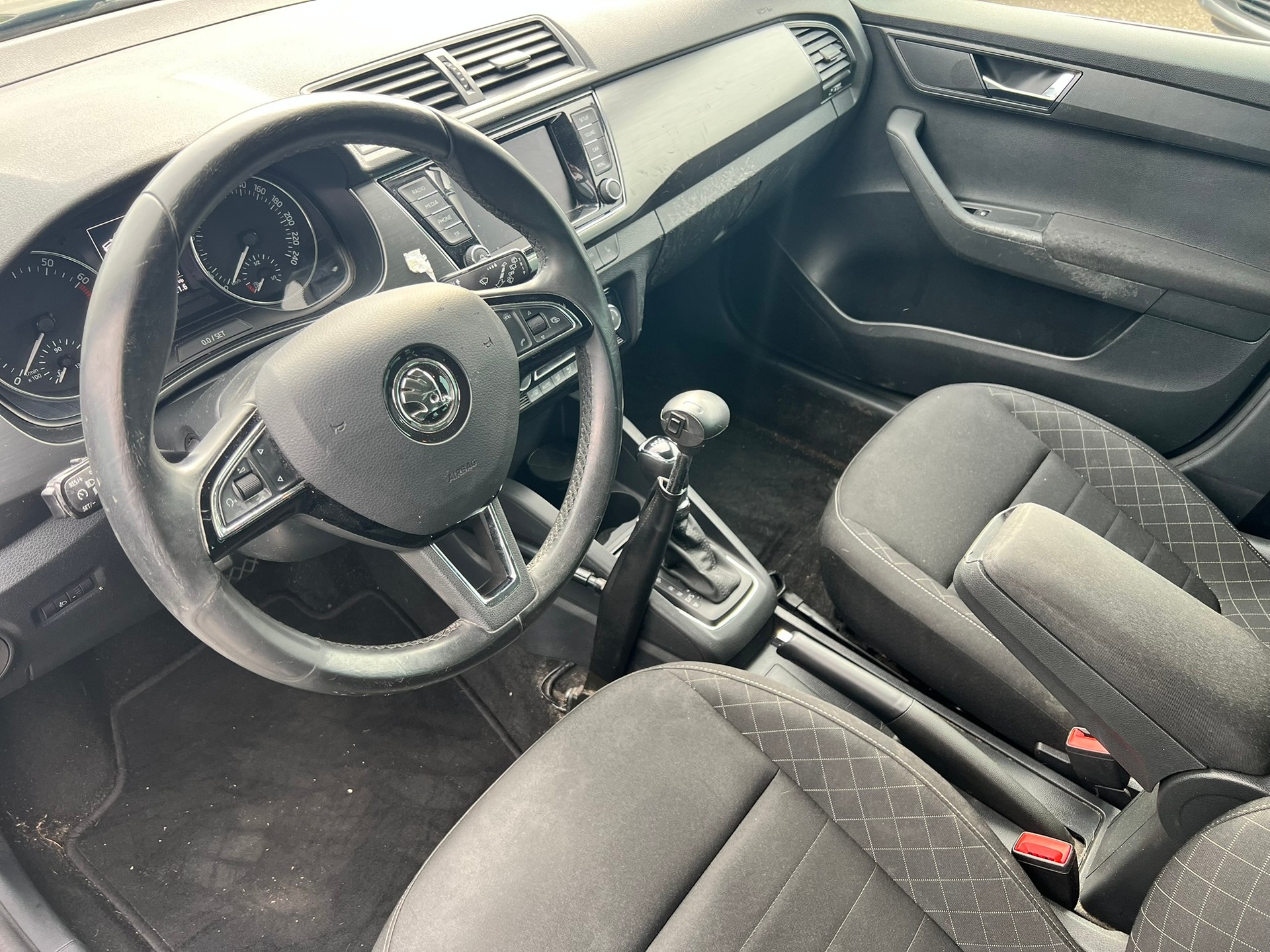 SKODA Fabia 1.2 TSI Ambition DSG-image-9