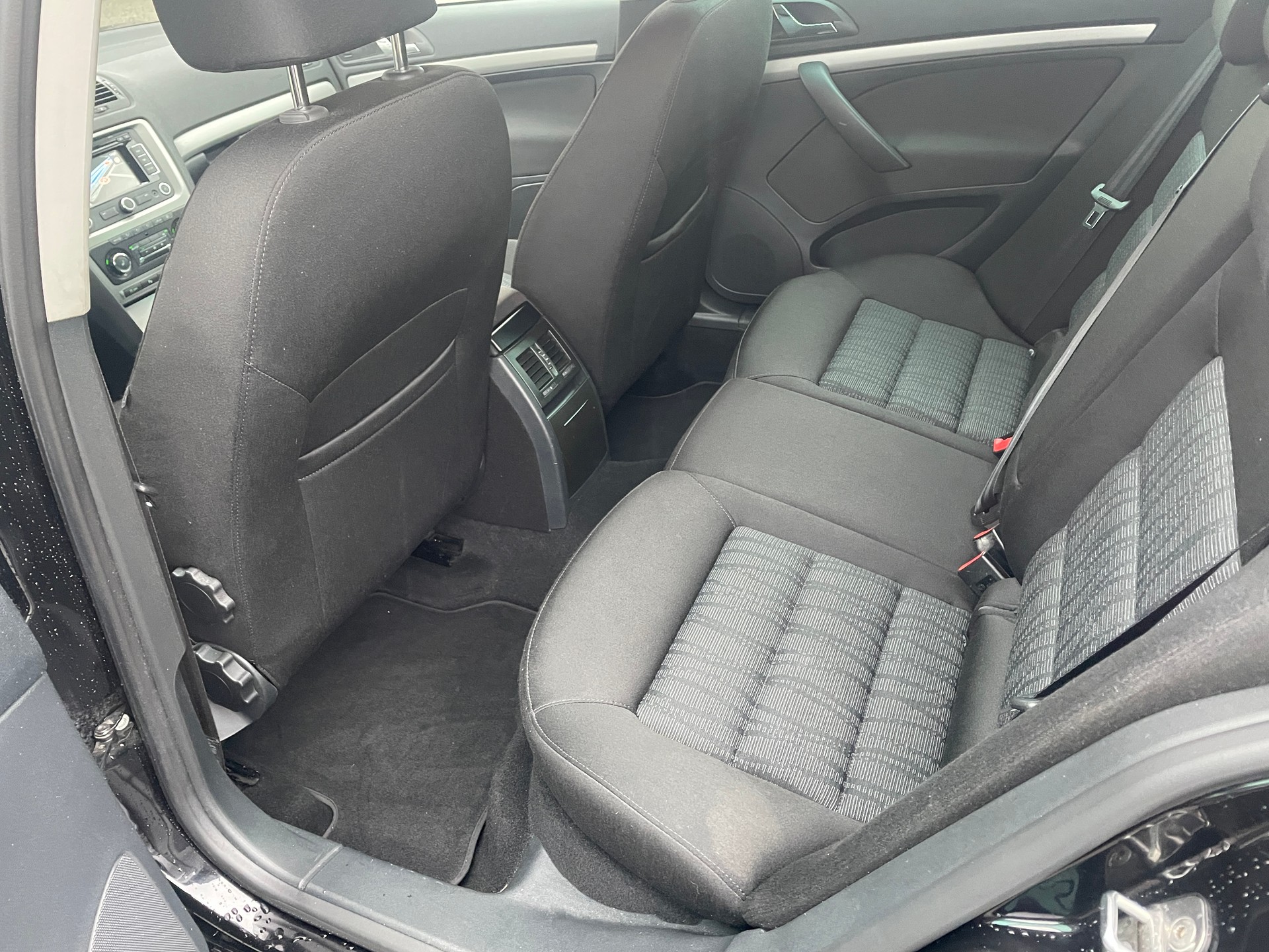 SKODA Octavia Combi 2.0 TDI Elegance 4x4 DSG-image-5