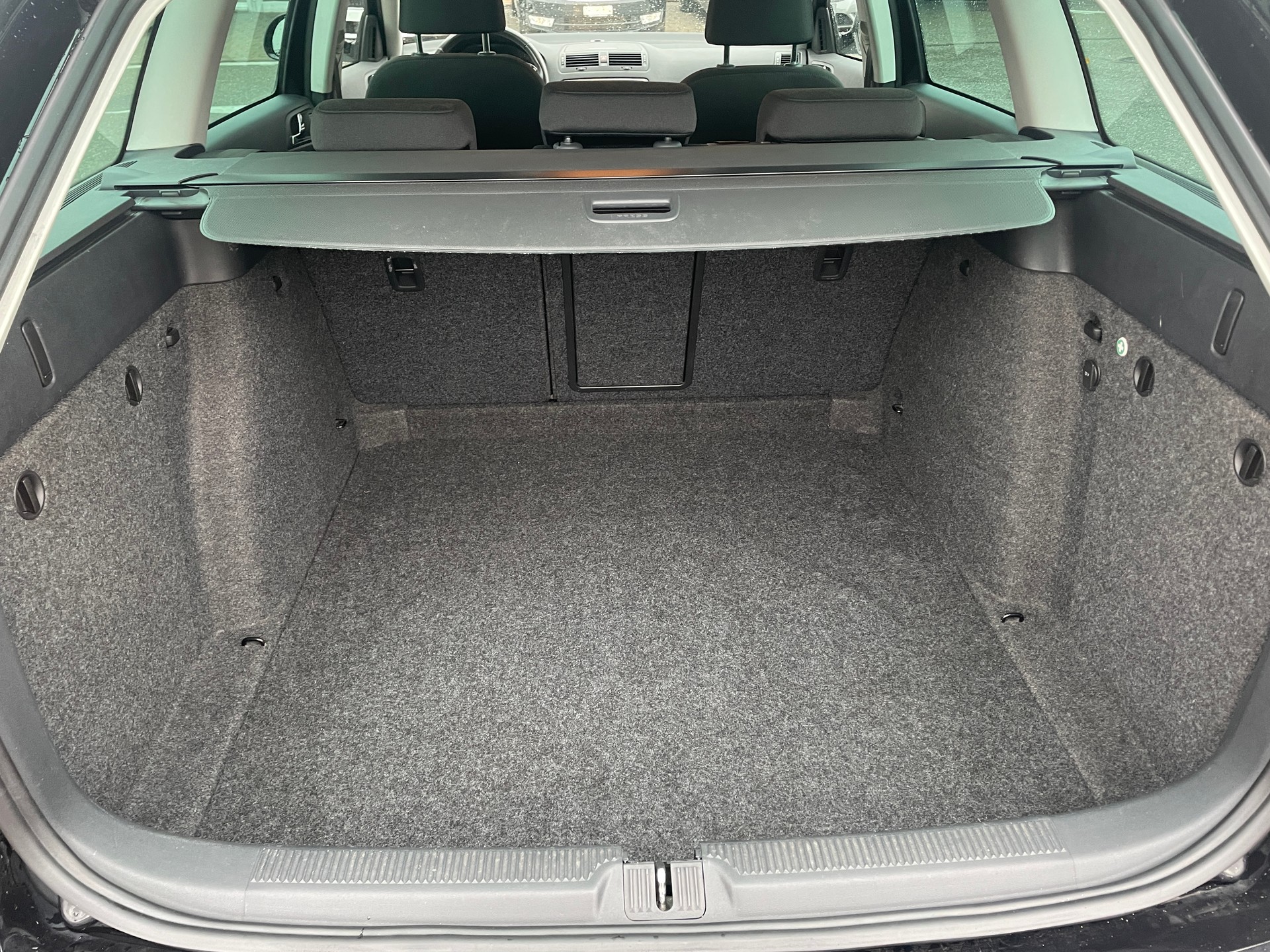 SKODA Octavia Combi 2.0 TDI Elegance 4x4 DSG-image-6