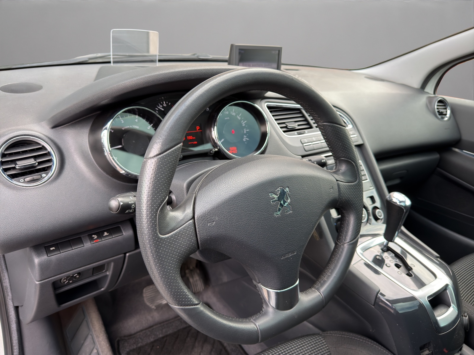 PEUGEOT 5008 1.6 16V T Sport Pack Automatic-image-9
