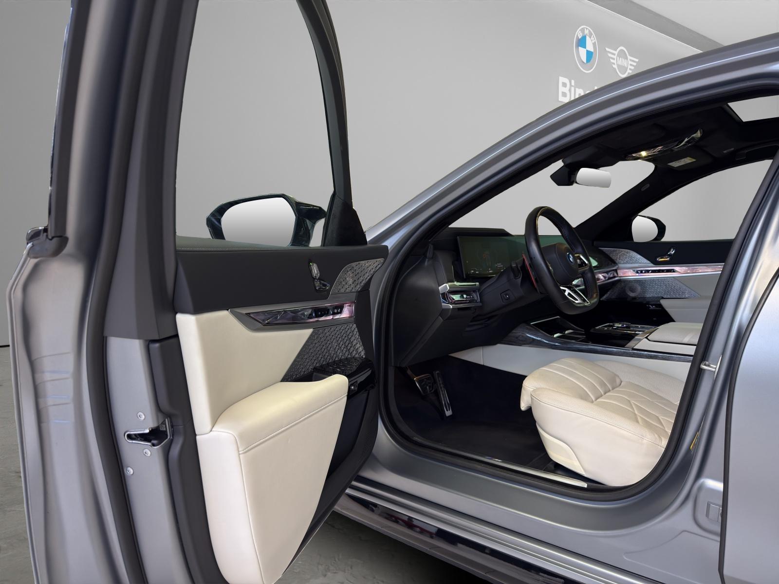 BMW 7er M760e xDrive M-Performance Paket-image-10