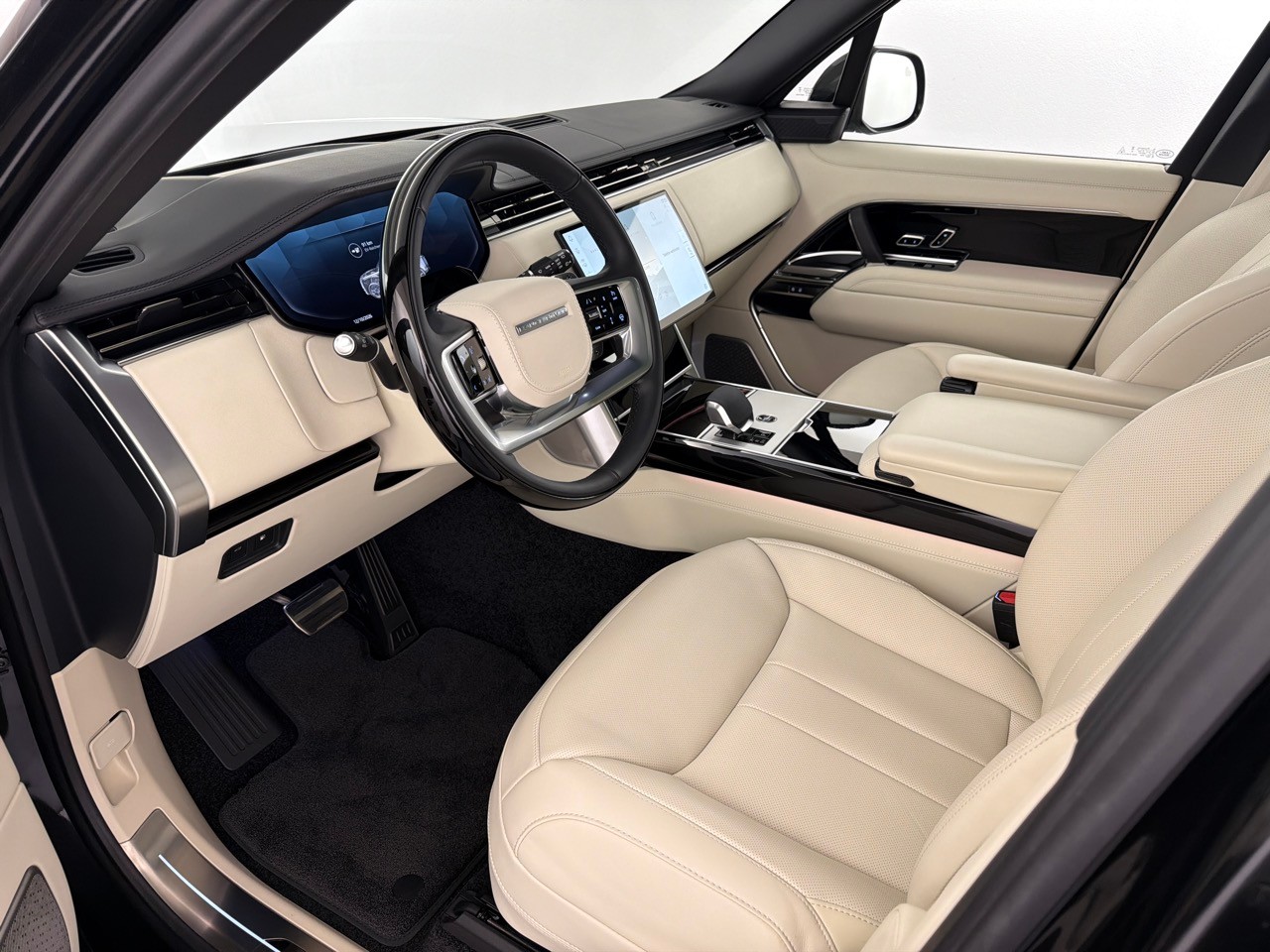 LAND ROVER RR P460e PHEV Autobiogr.-image-4
